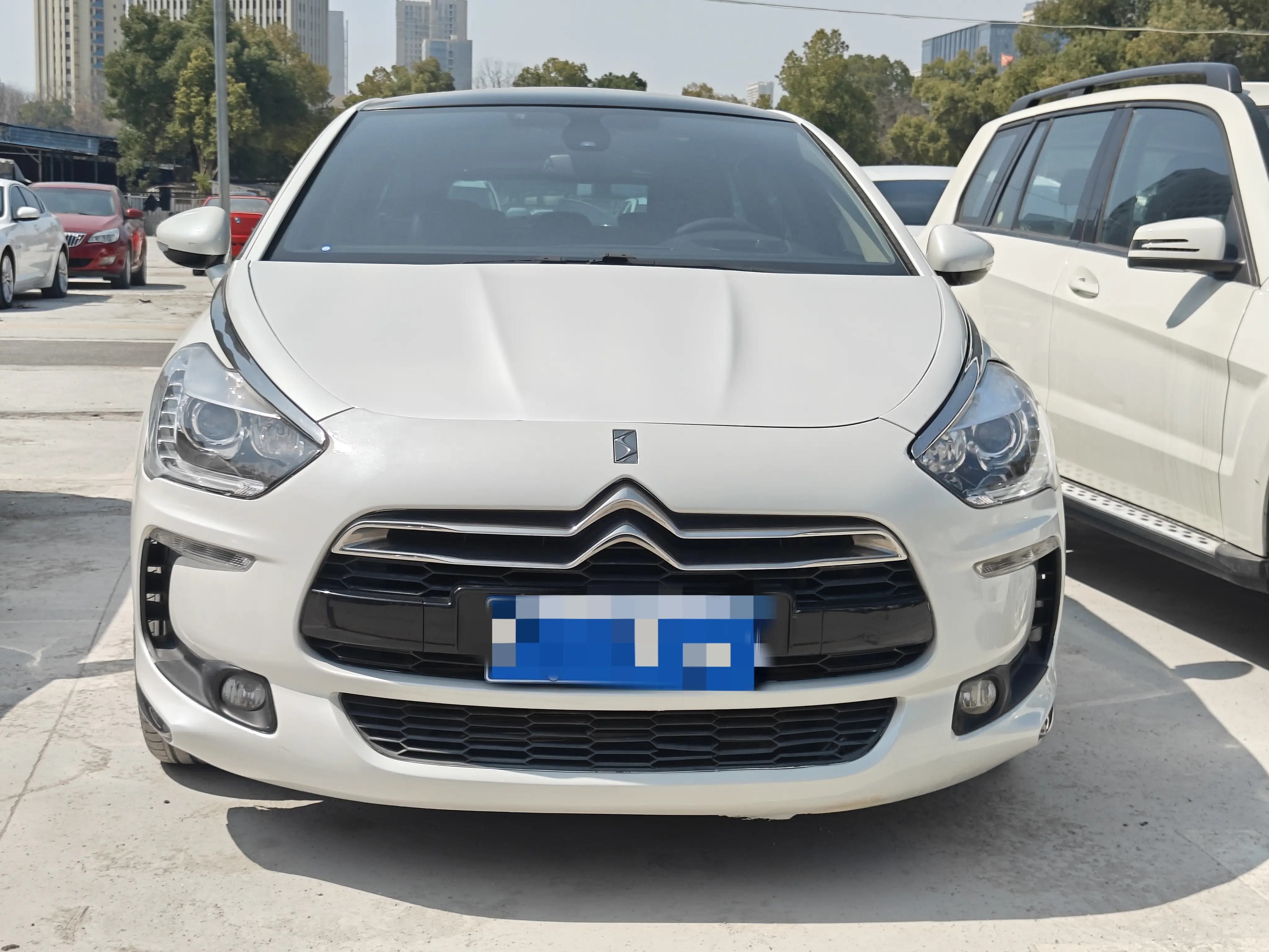 DS 5  из Китая
