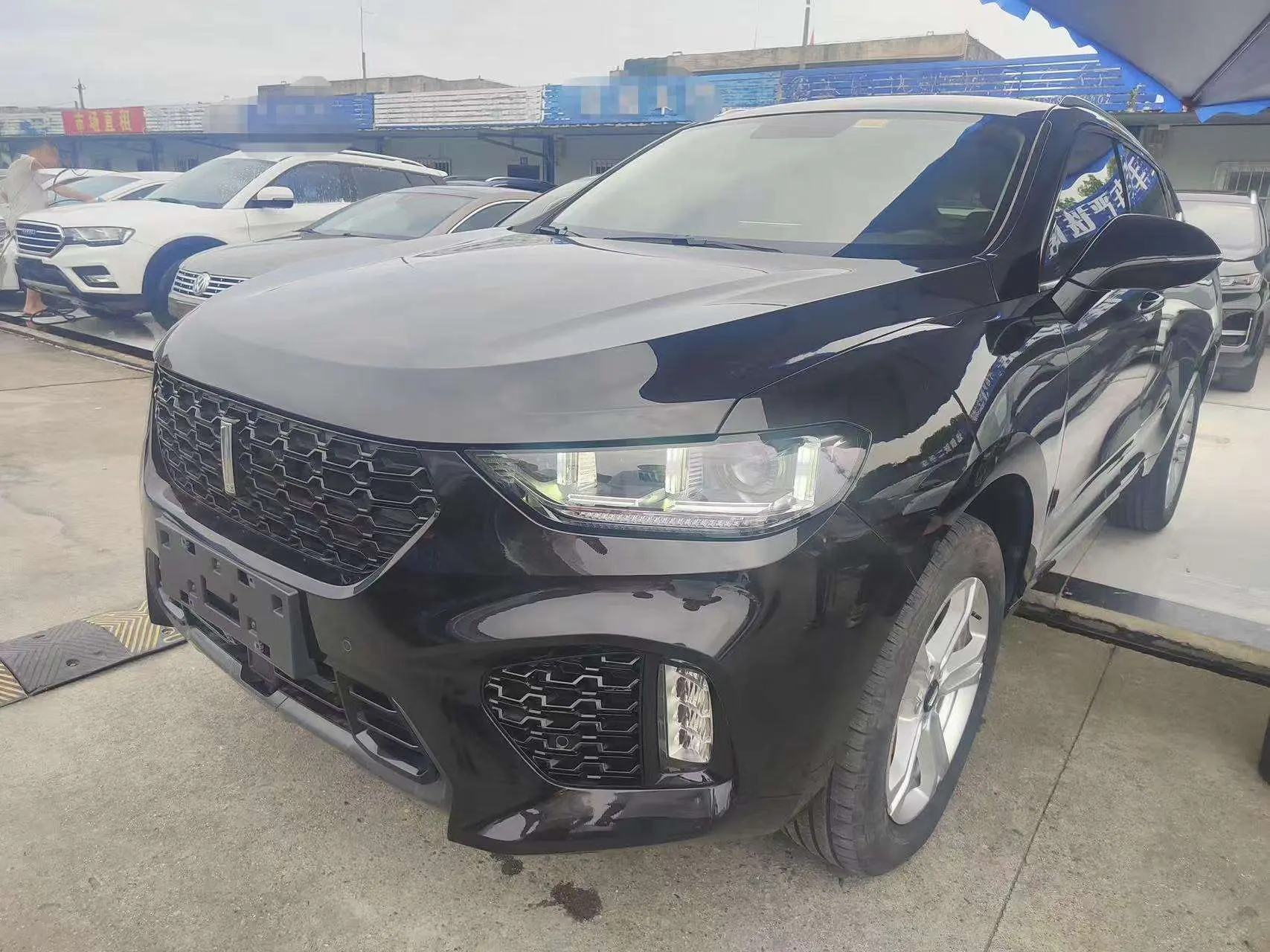 Wey Wei brand VV5