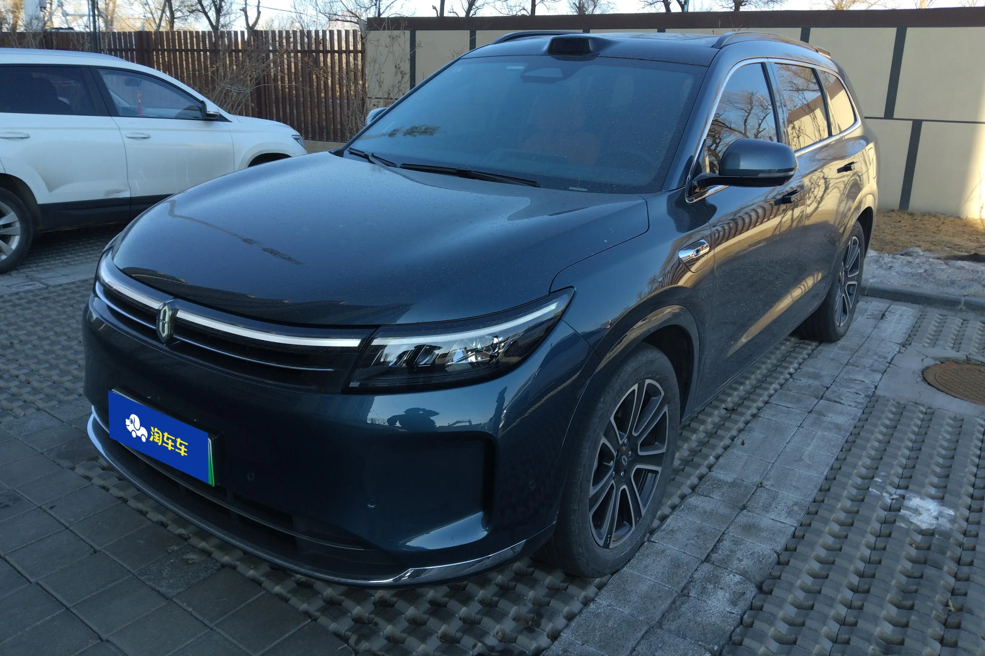 AITO M7