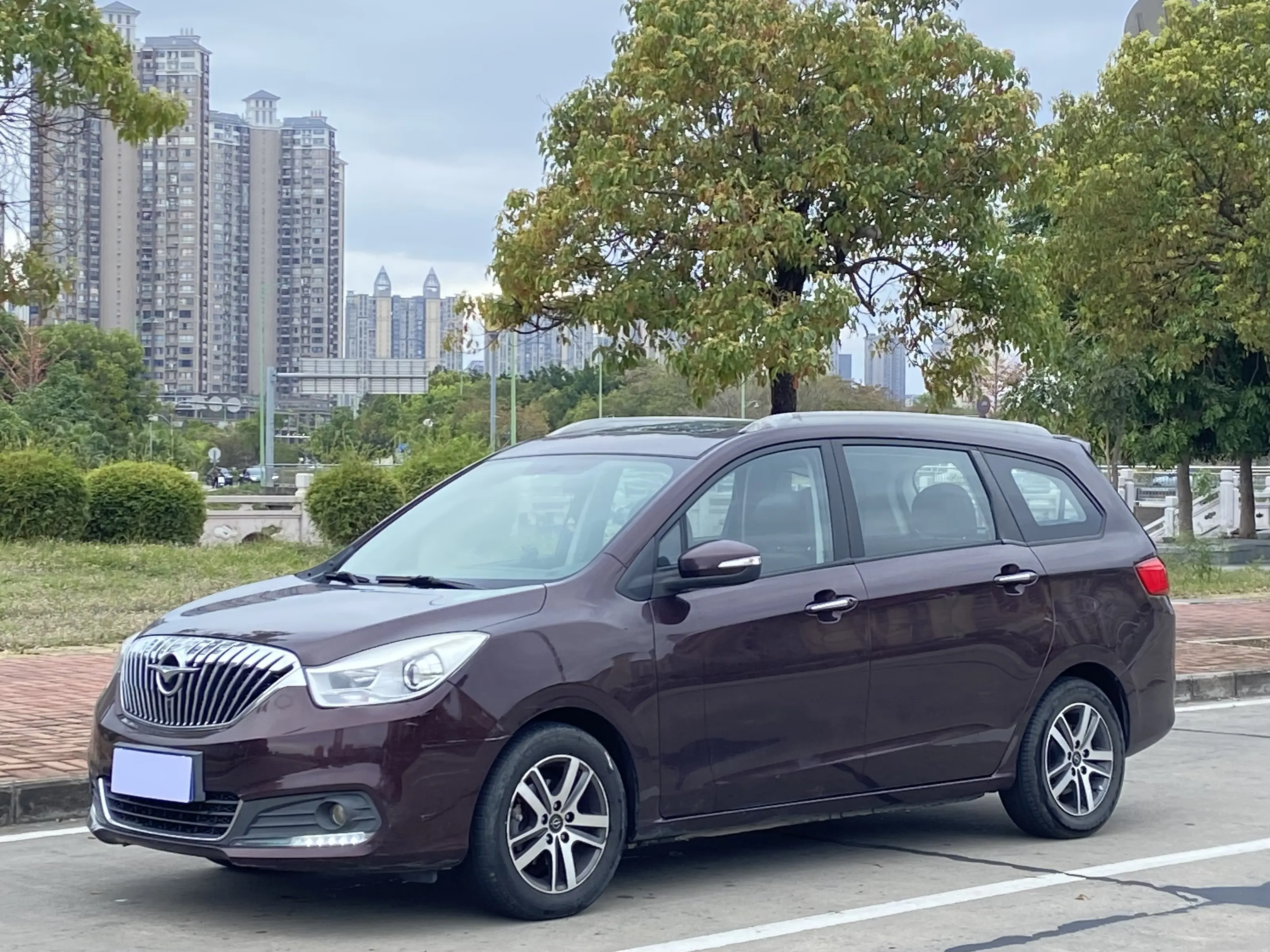 HAIMA Familia MPV