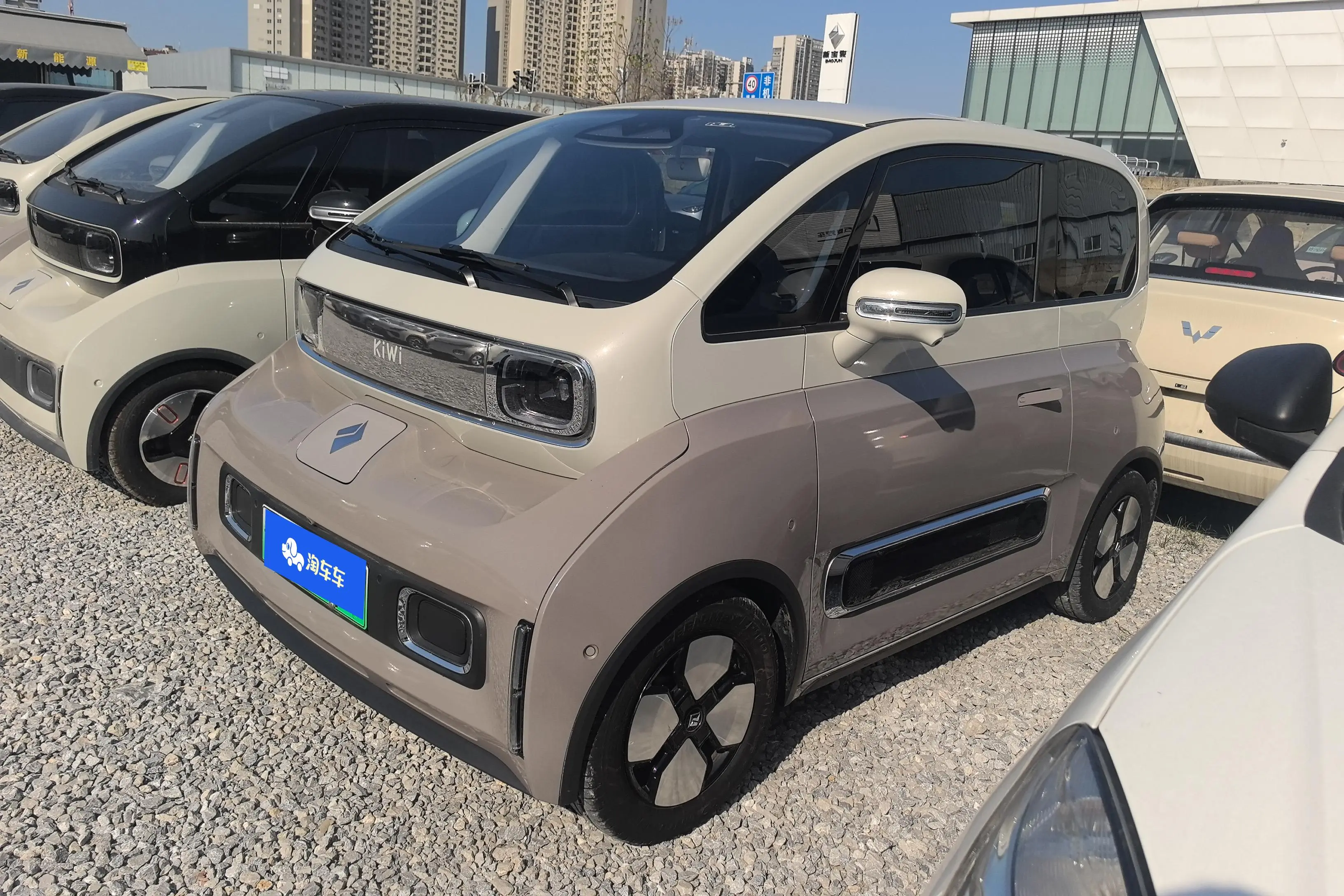 Baojun KiWi EV  из Китая