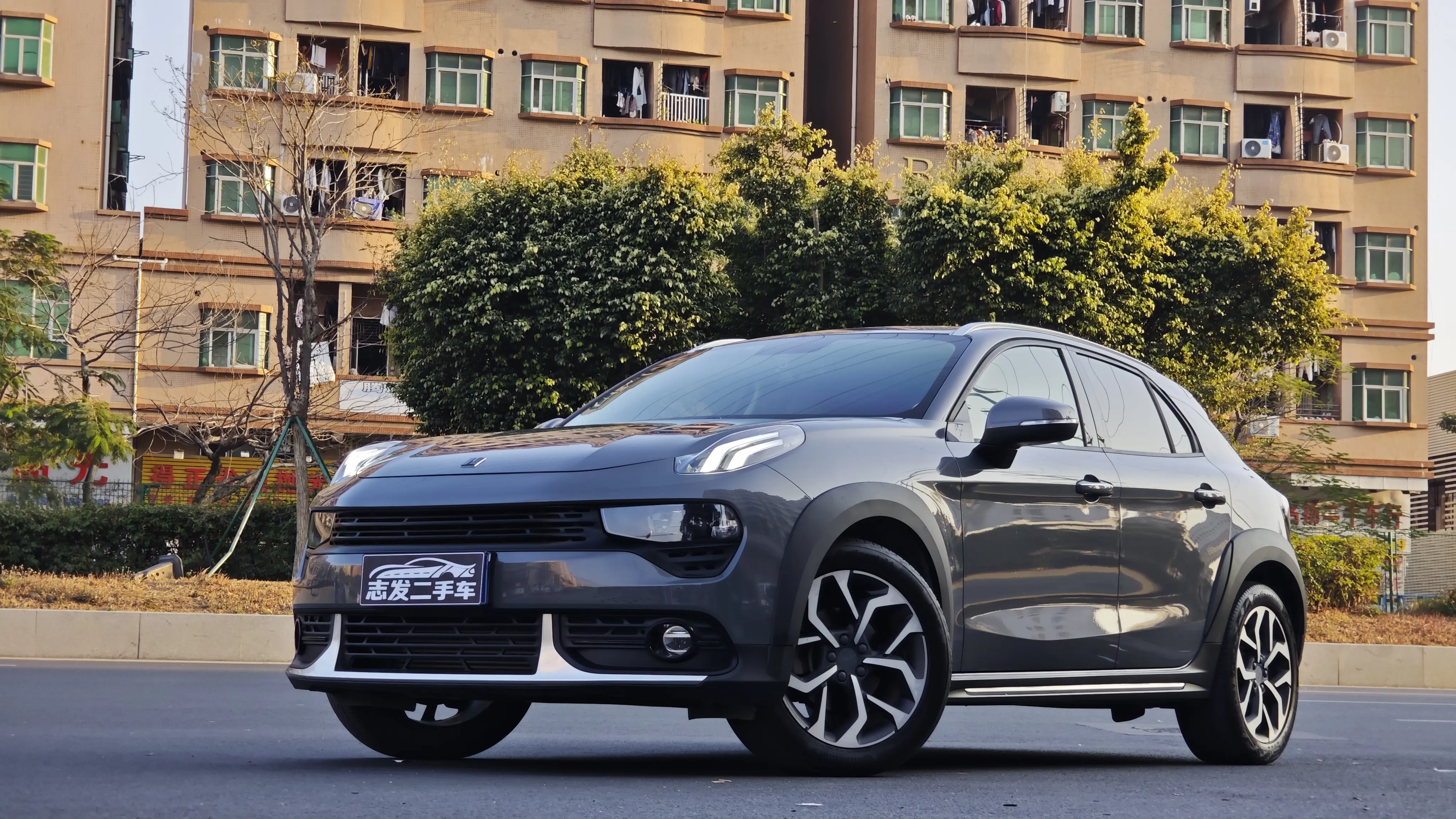 Lynk & Co 02
