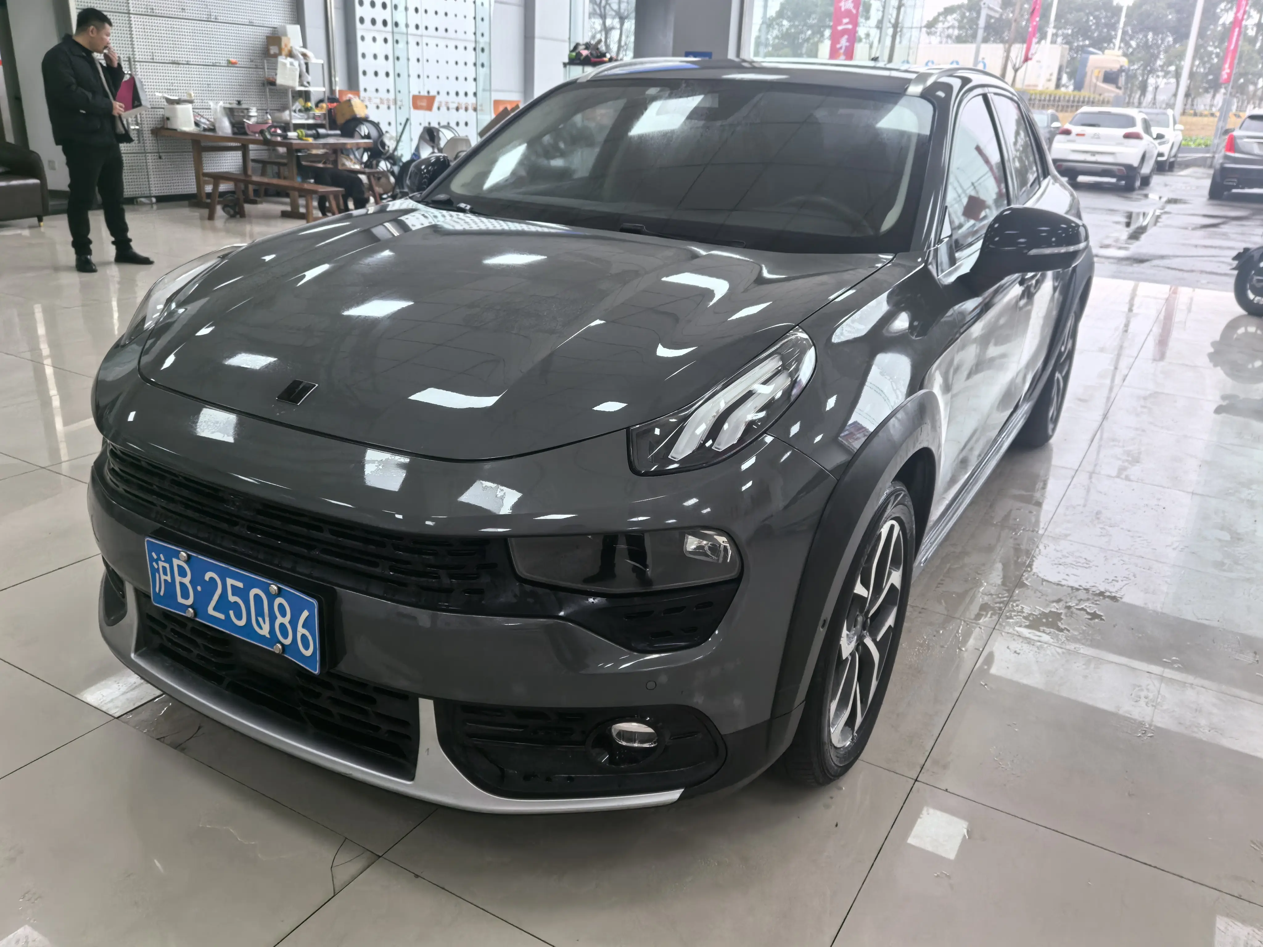 Lynk & Co 02