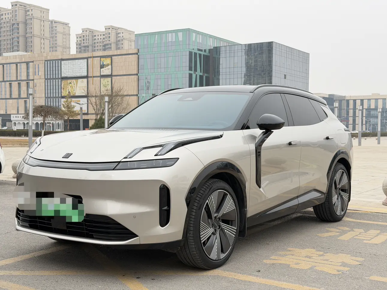 Lynk & Co 08 EM-P