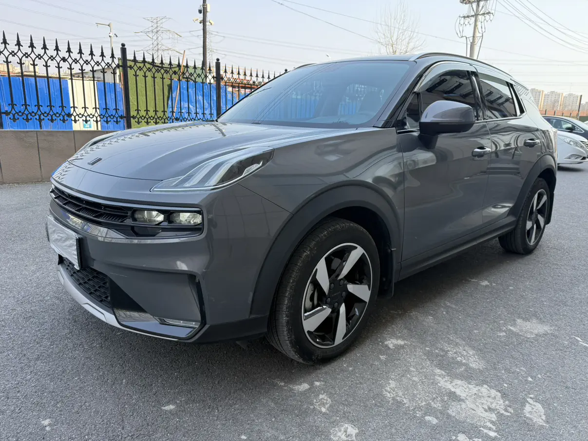 Lynk & Co 06 EM-P