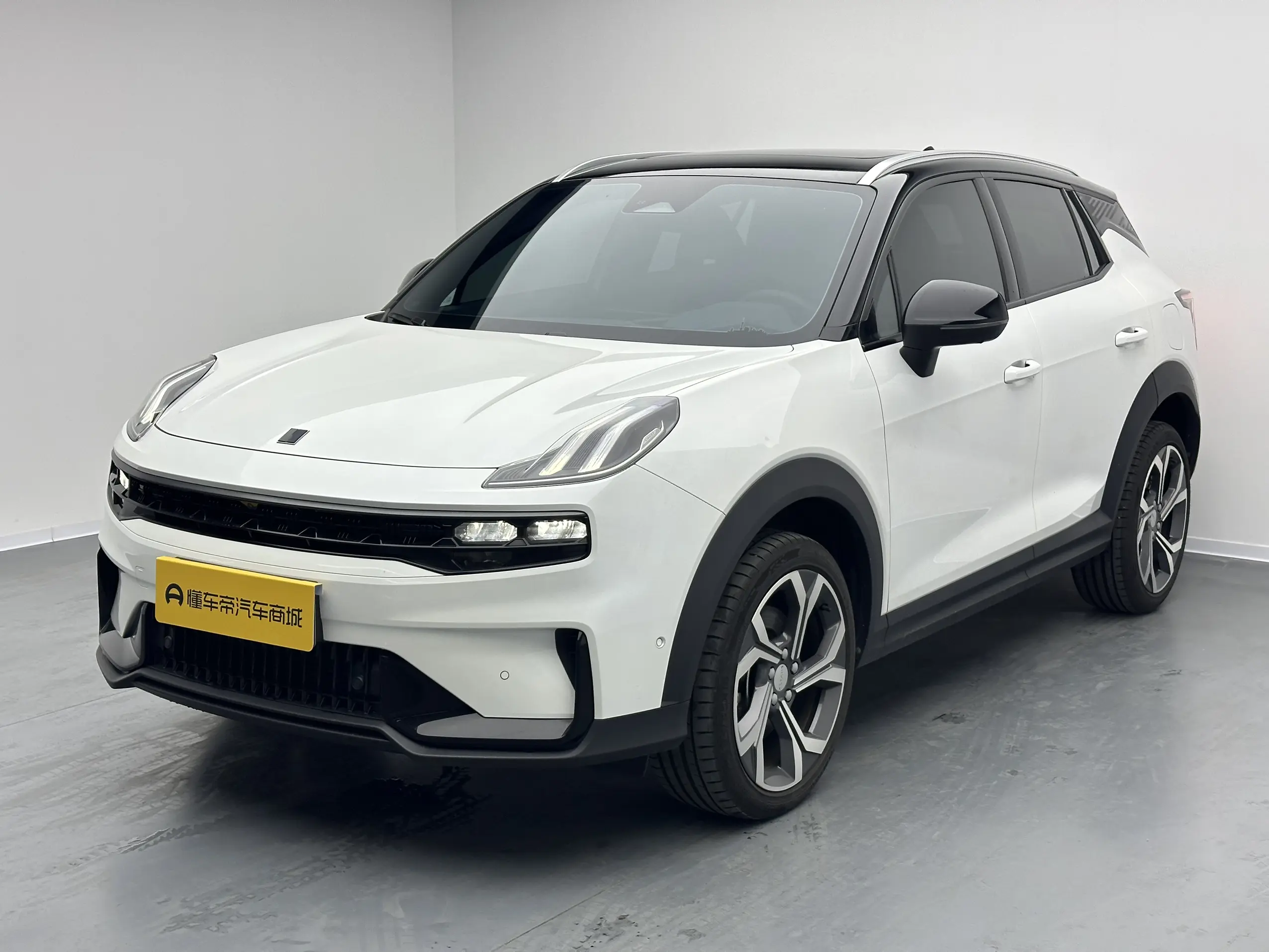 Lynk & Co 06