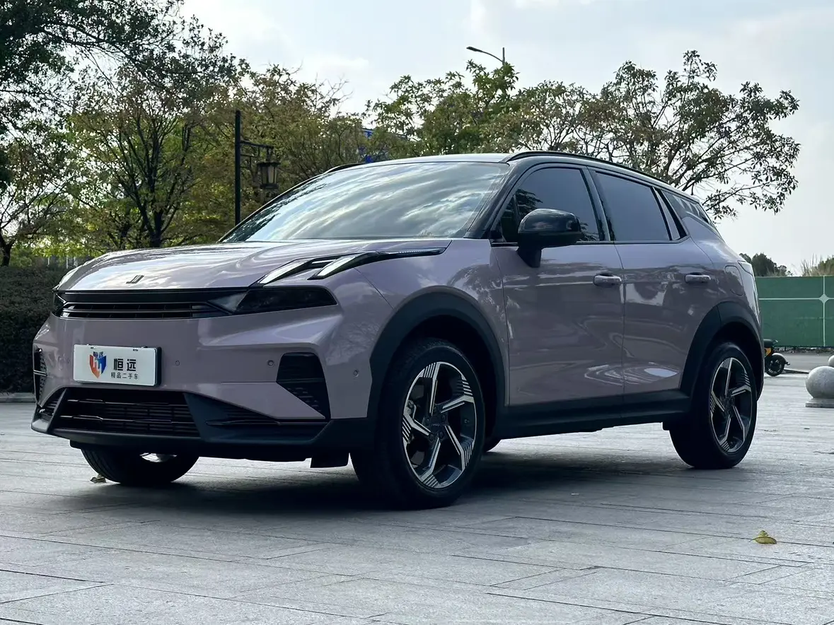 Lynk & Co 06