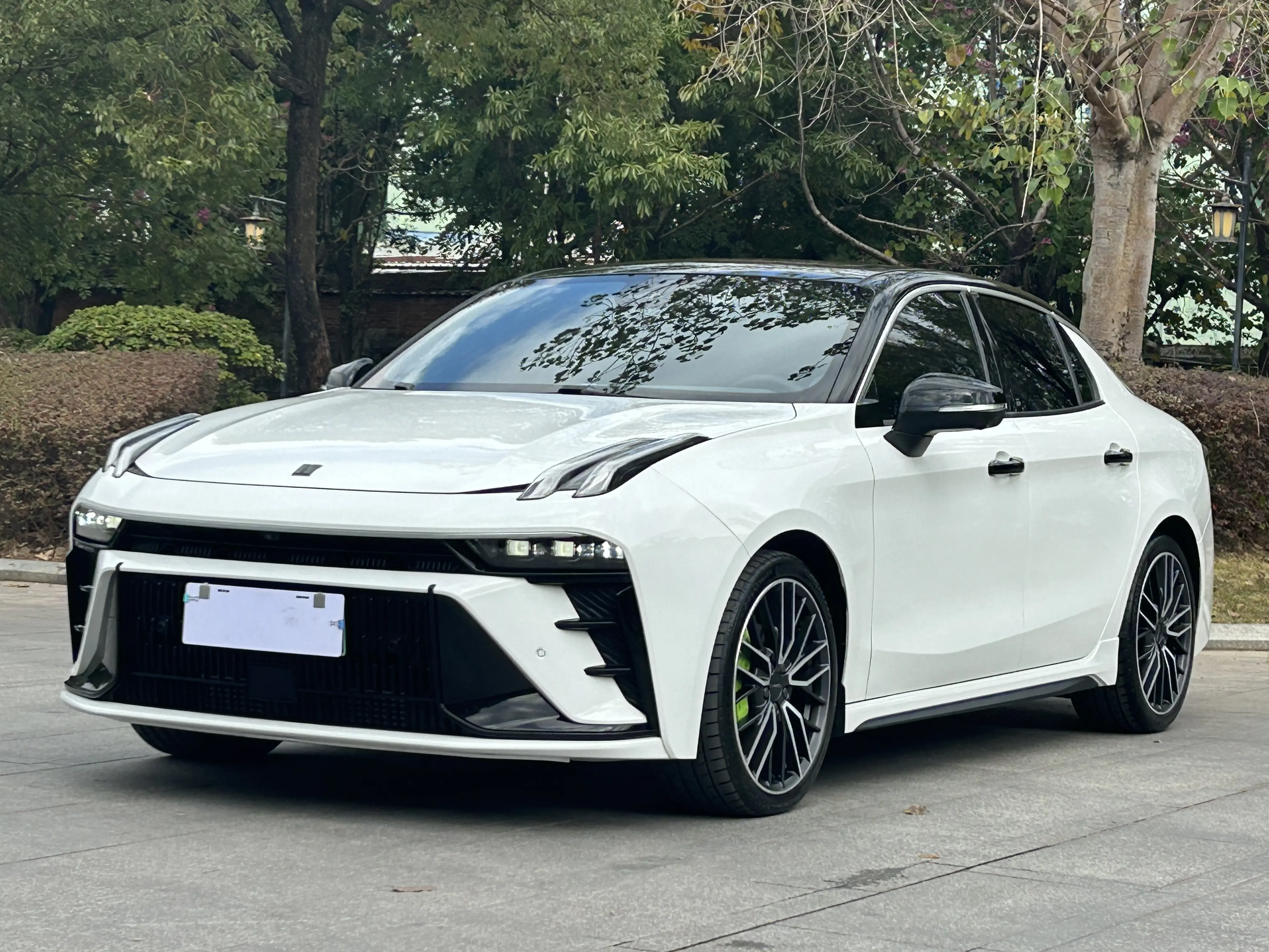 Lynk & Co 03
