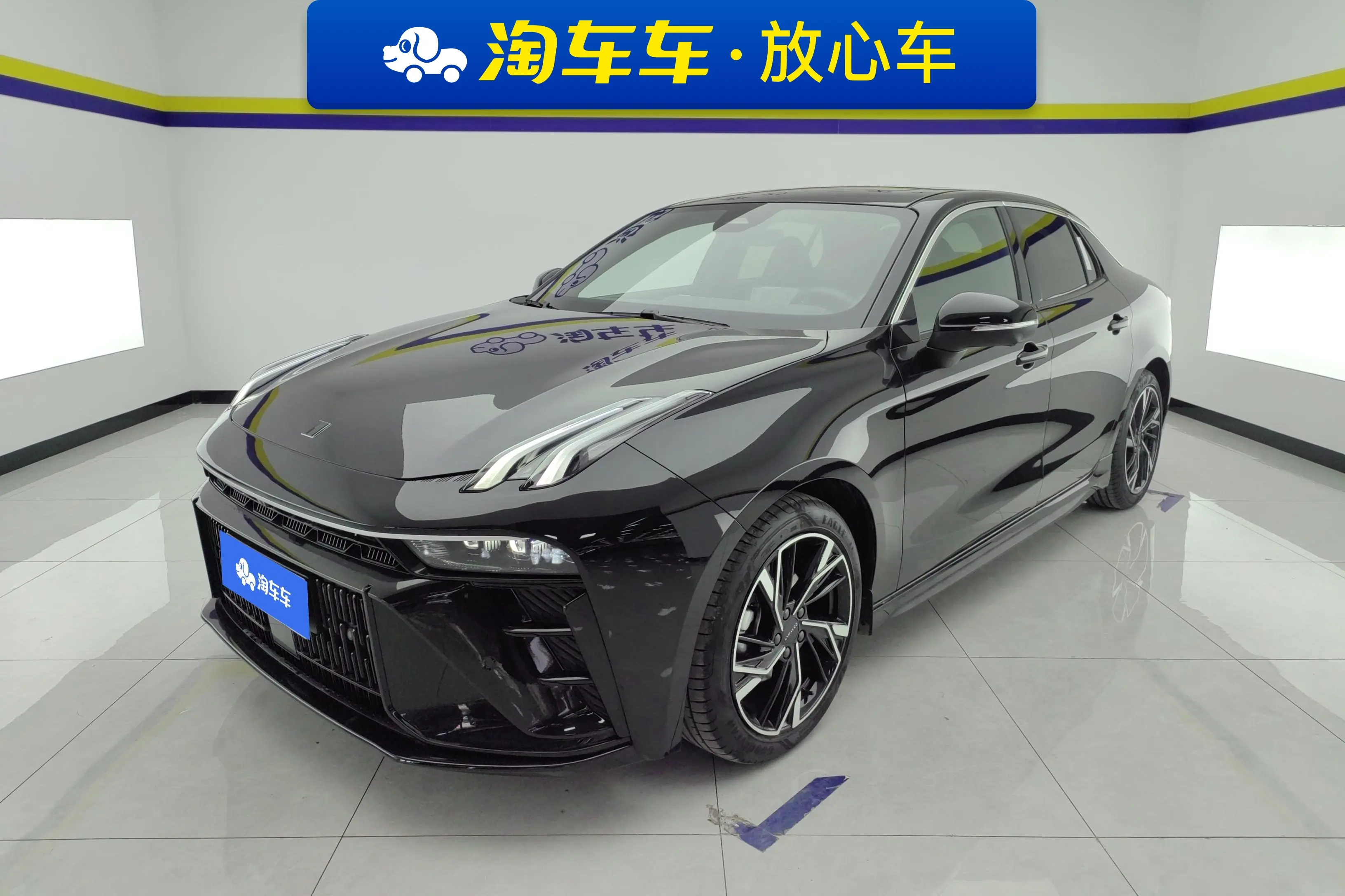 Lynk & Co 03