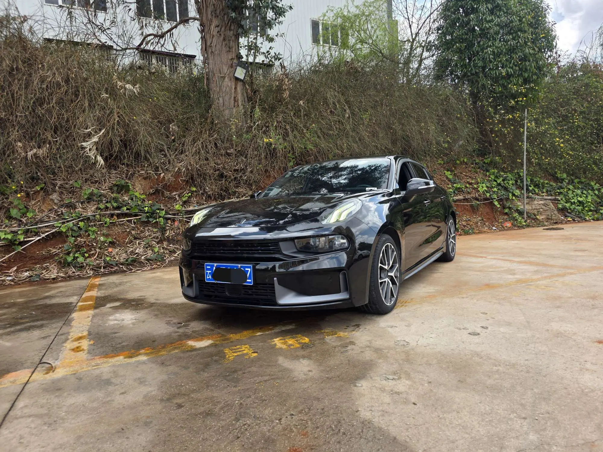 Lynk & Co 03