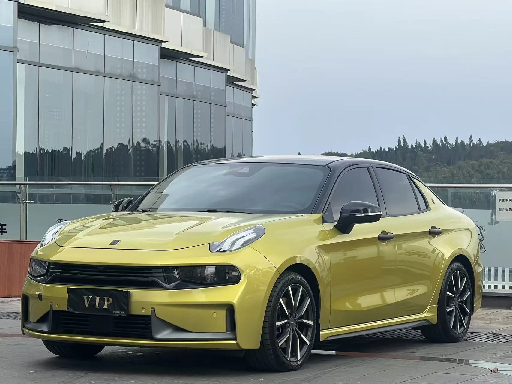 Lynk & Co 03