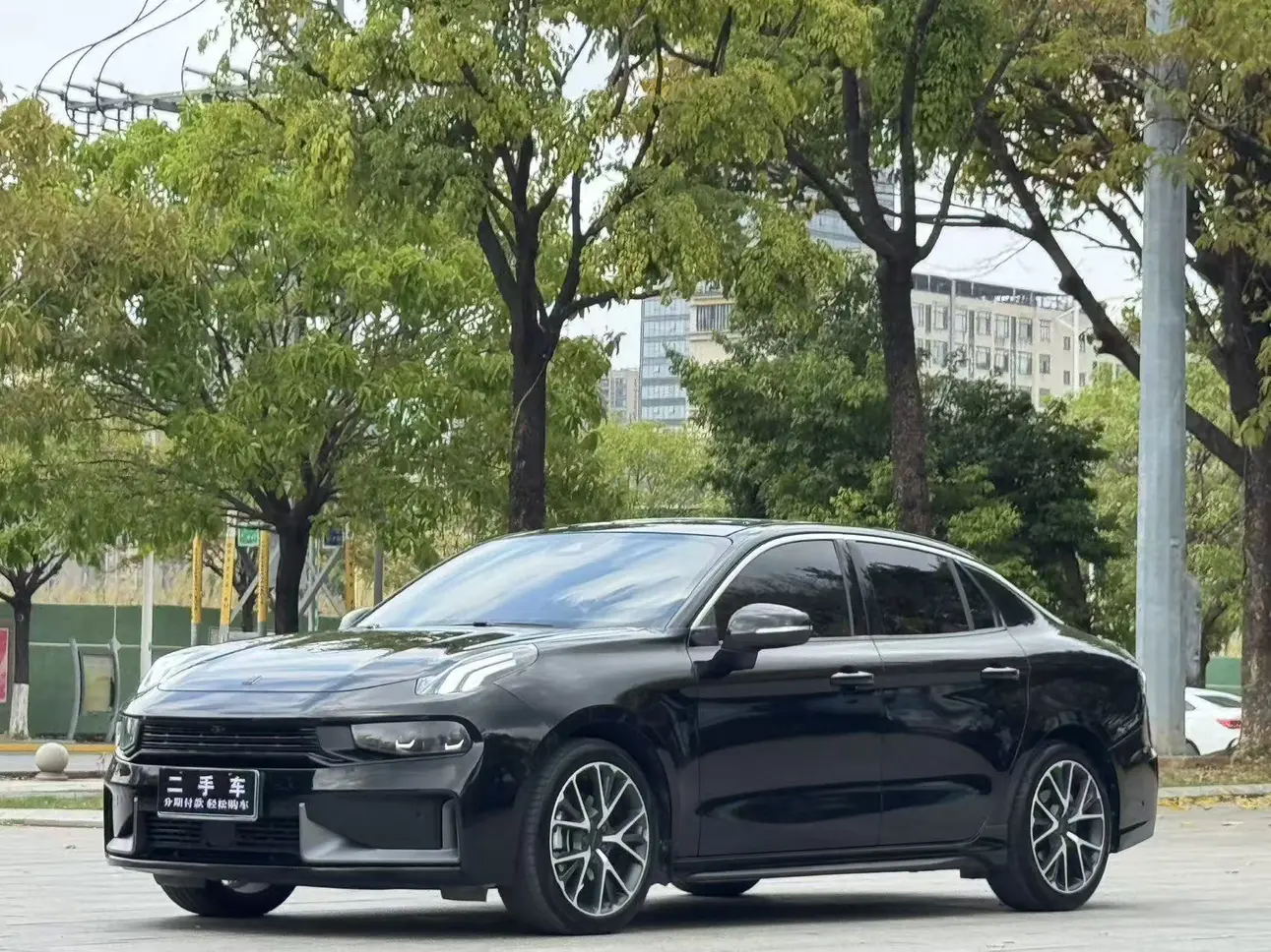 Lynk & Co 03