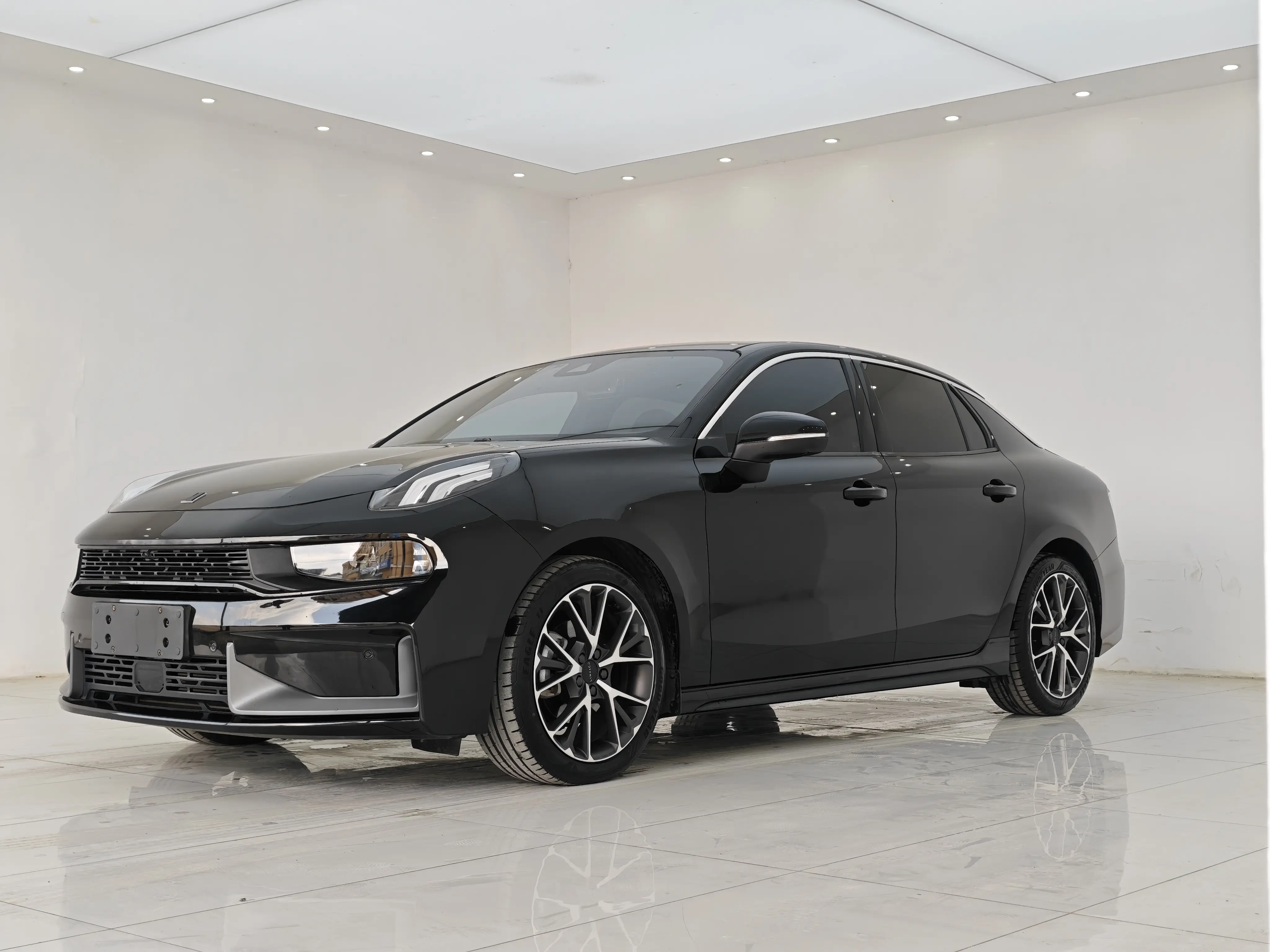 Lynk & Co 03
