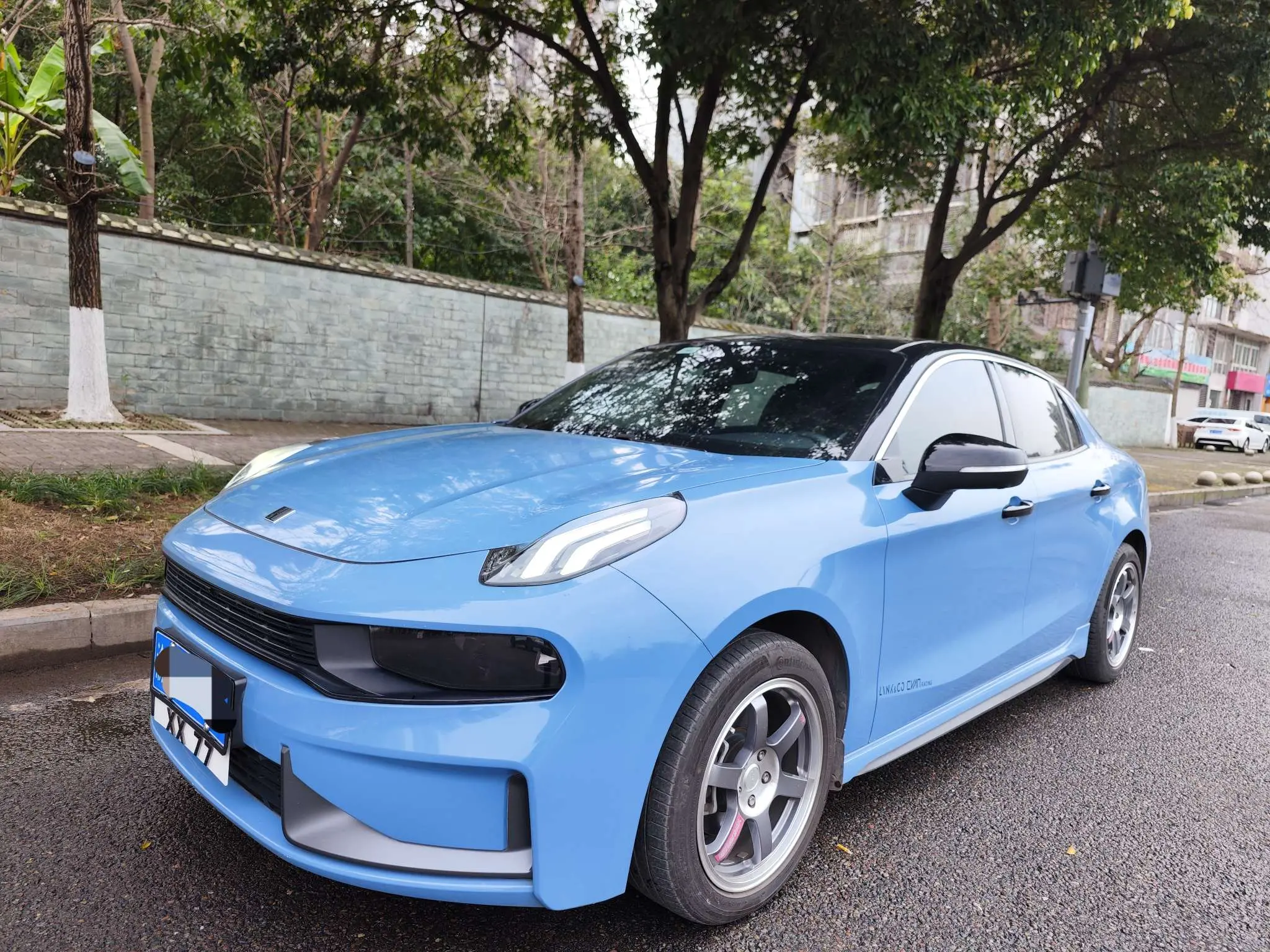Lynk & Co 03