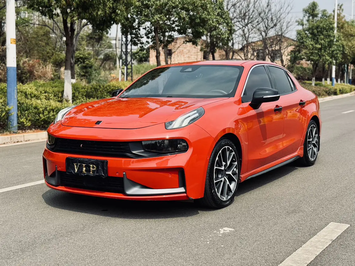 Lynk & Co 03