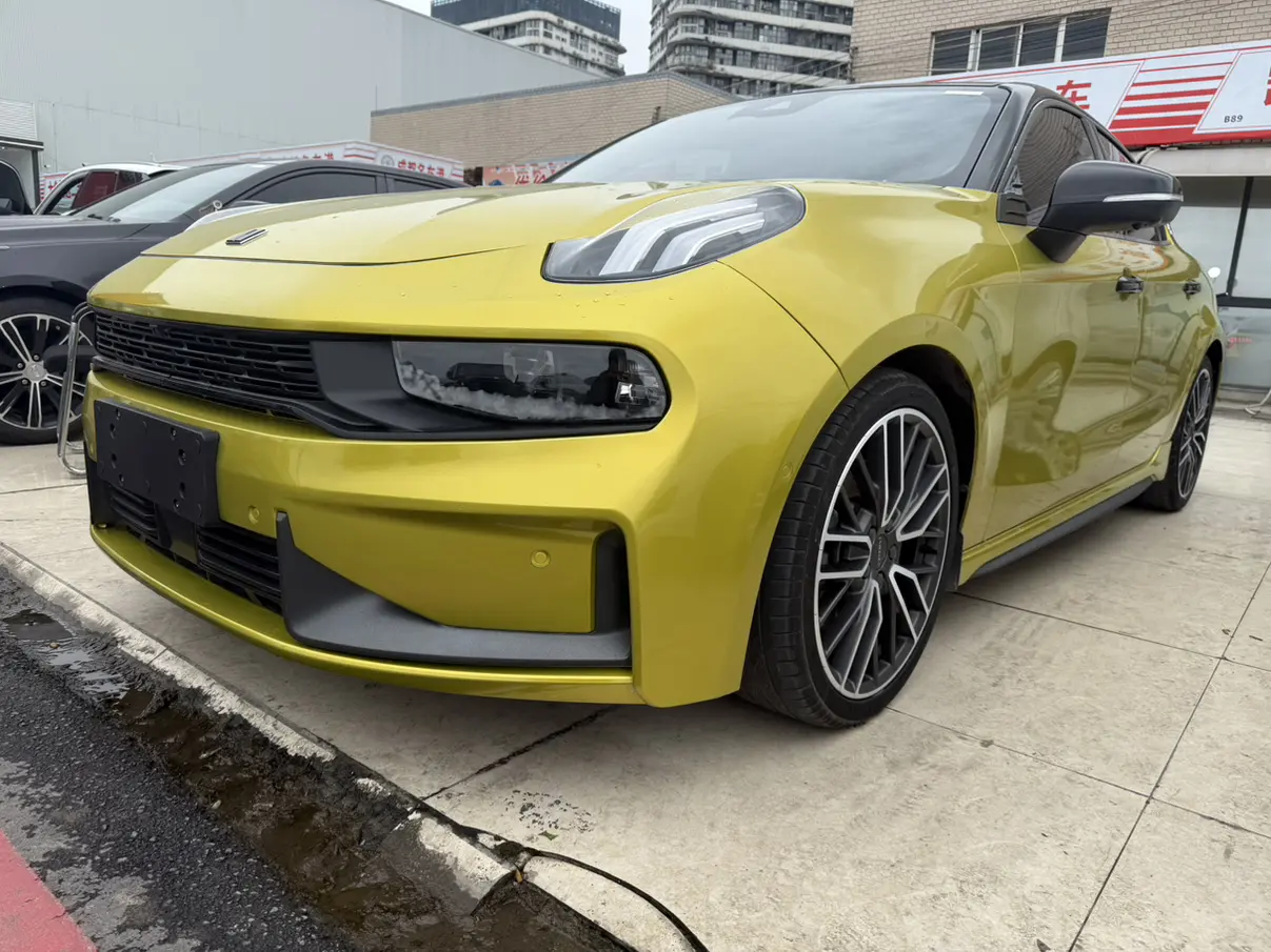 Lynk & Co 03
