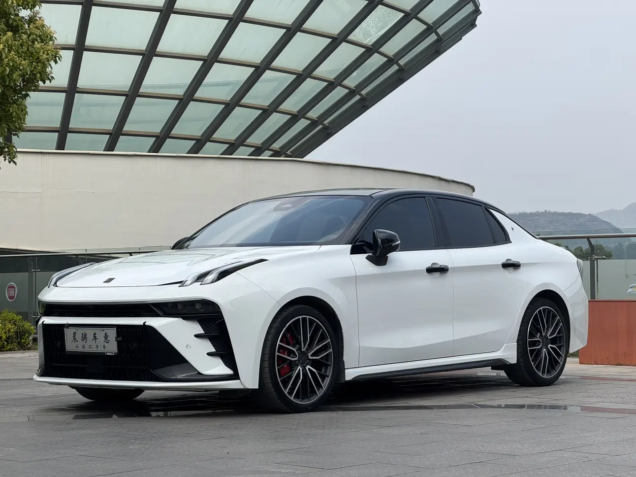Lynk & Co 03