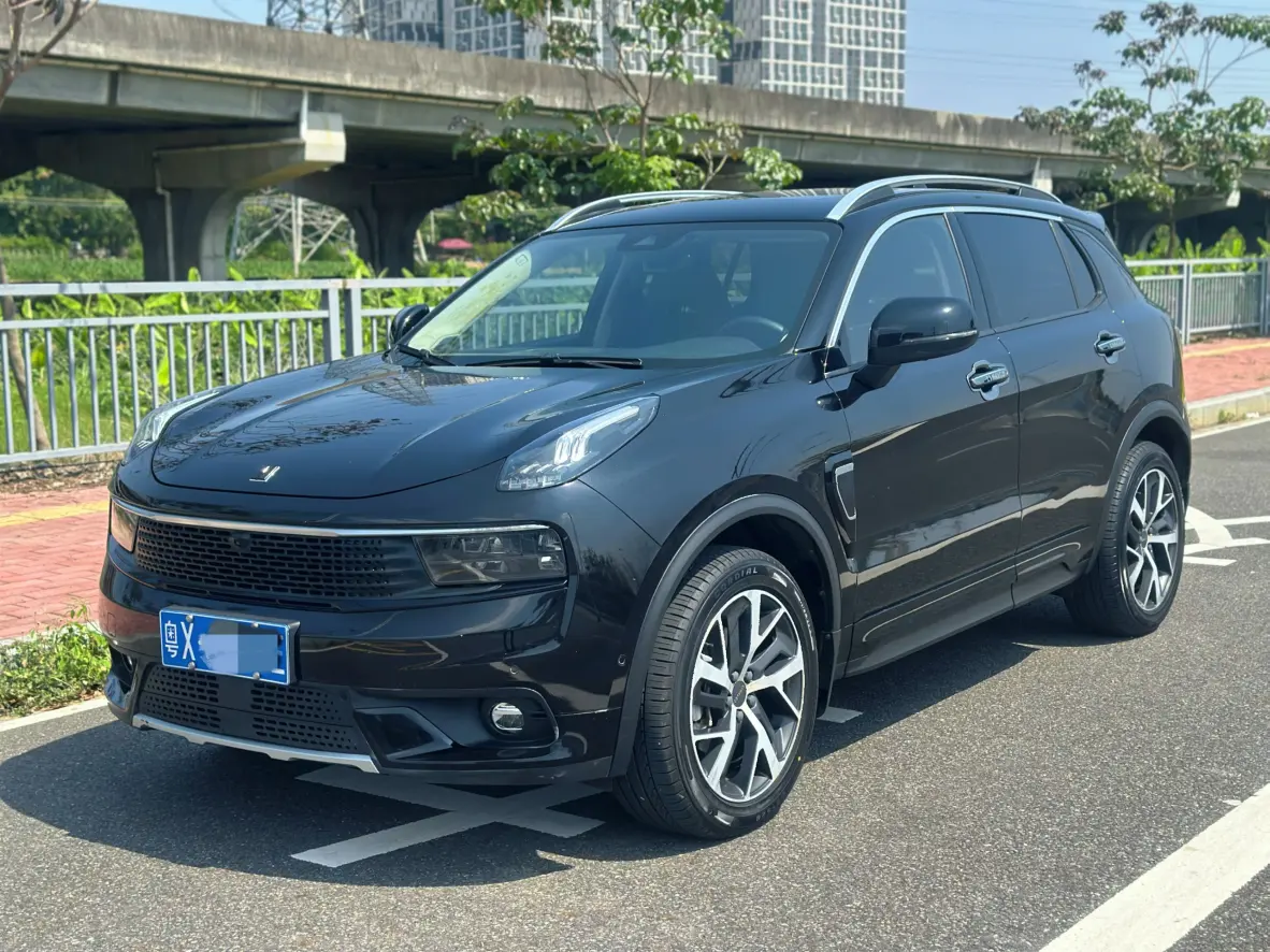 Lynk & Co 01