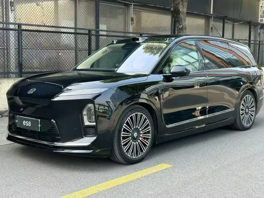 NIO ES8