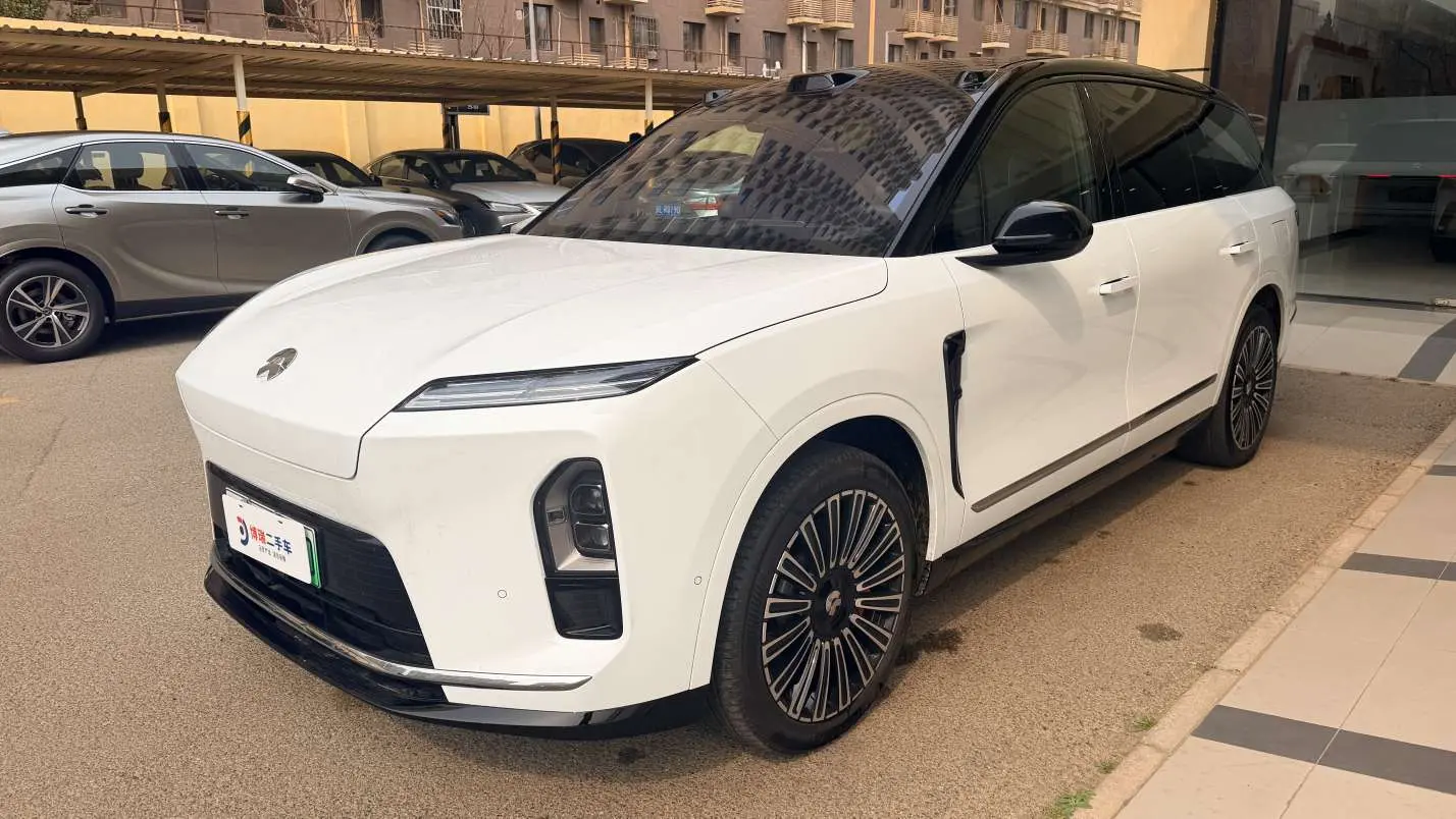 NIO ES8
