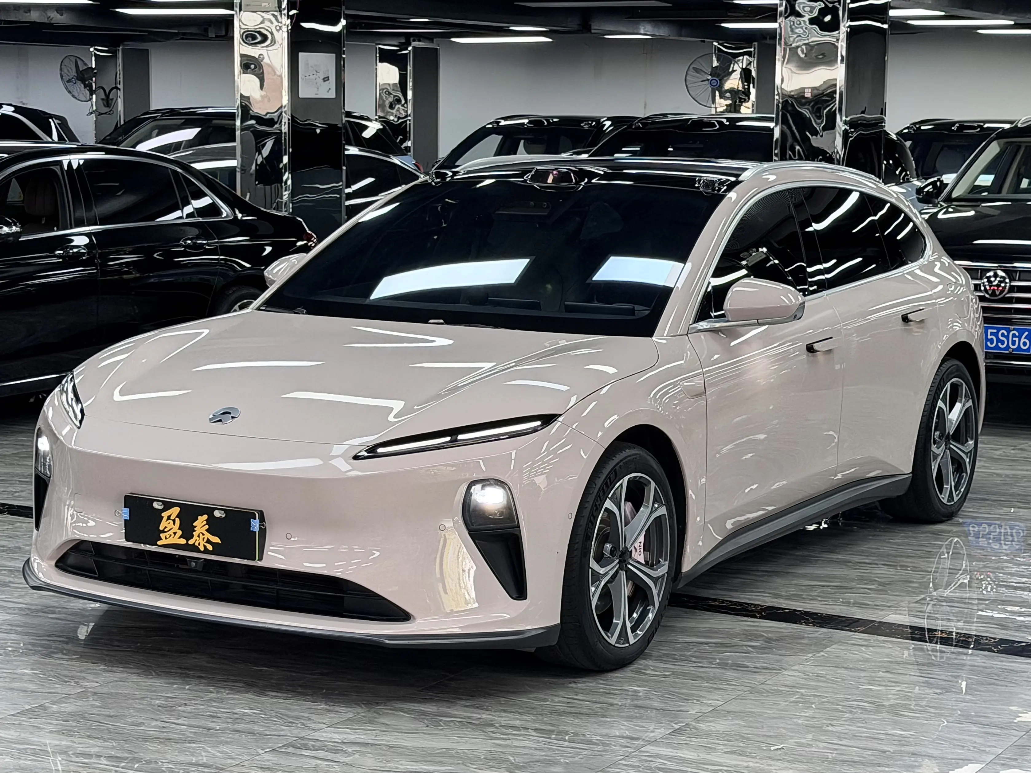 NIO ET5T