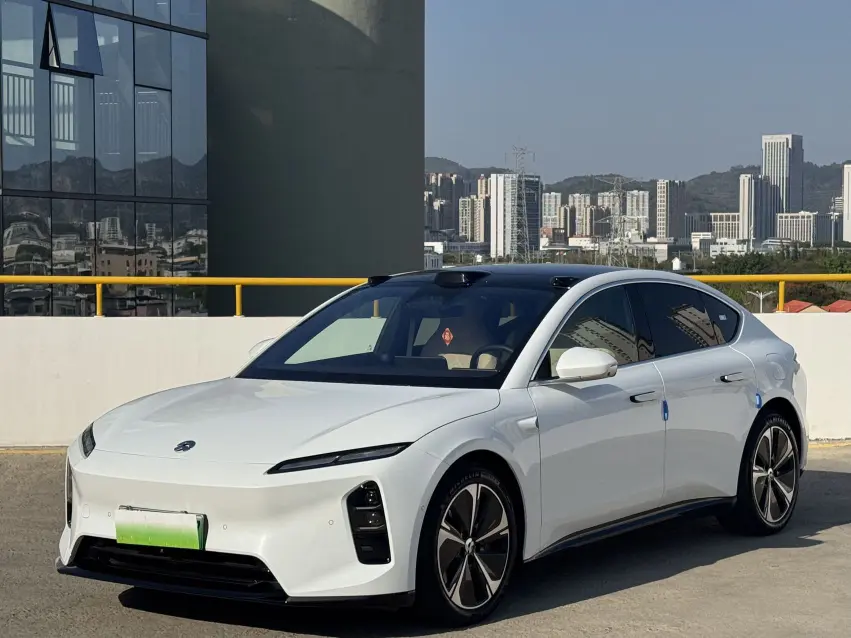 NIO ET5