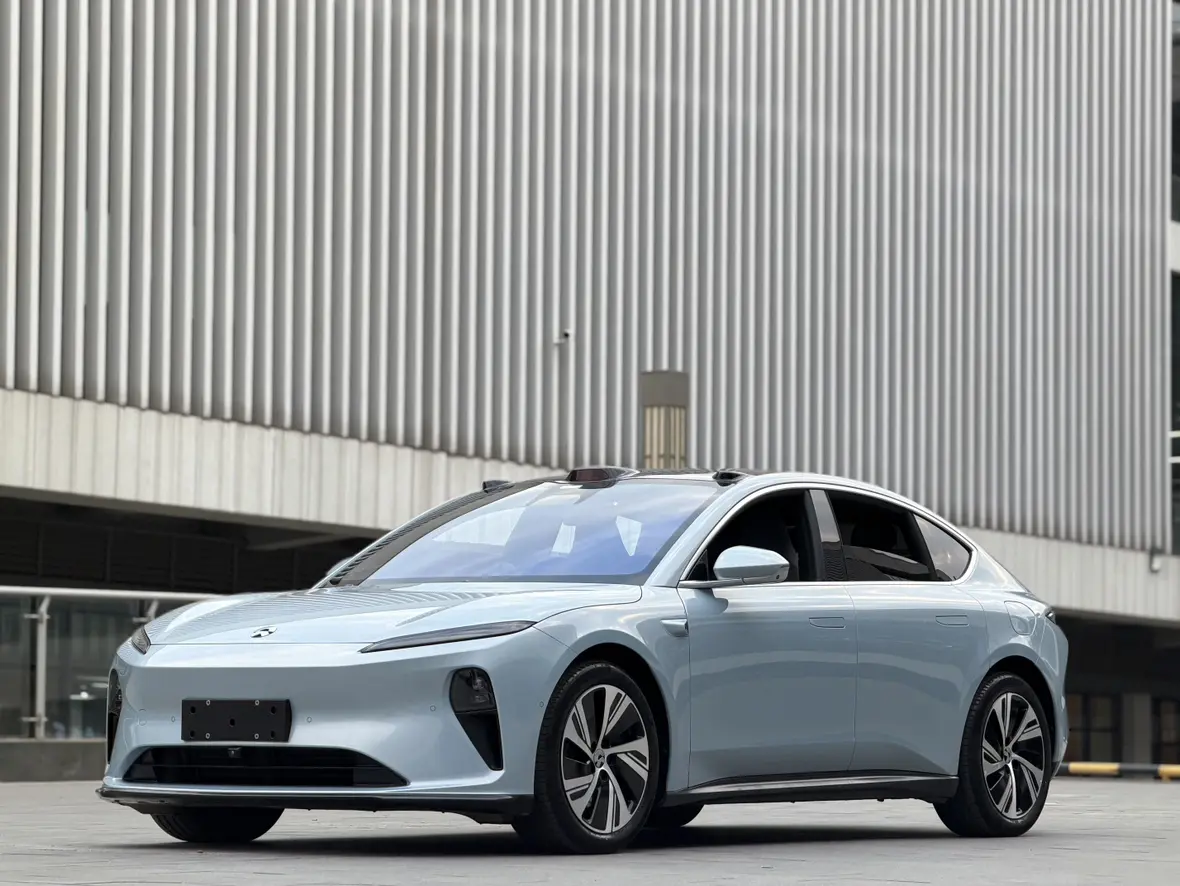 NIO ET5
