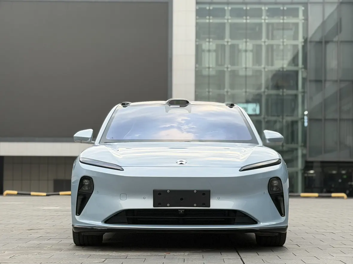 NIO ET5