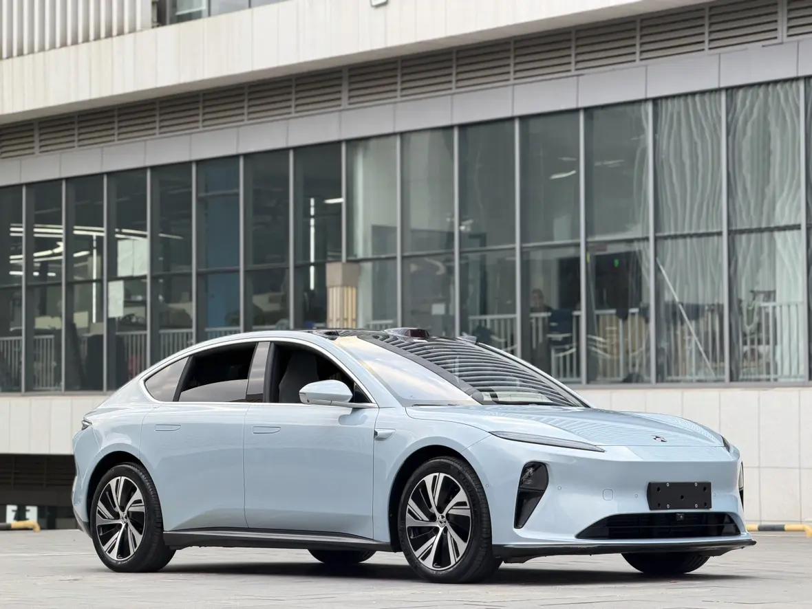 NIO ET5