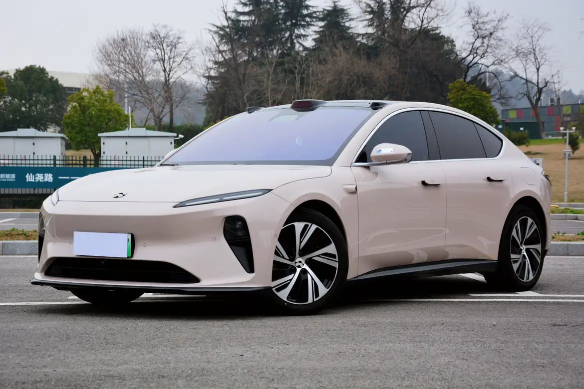 NIO ET5
