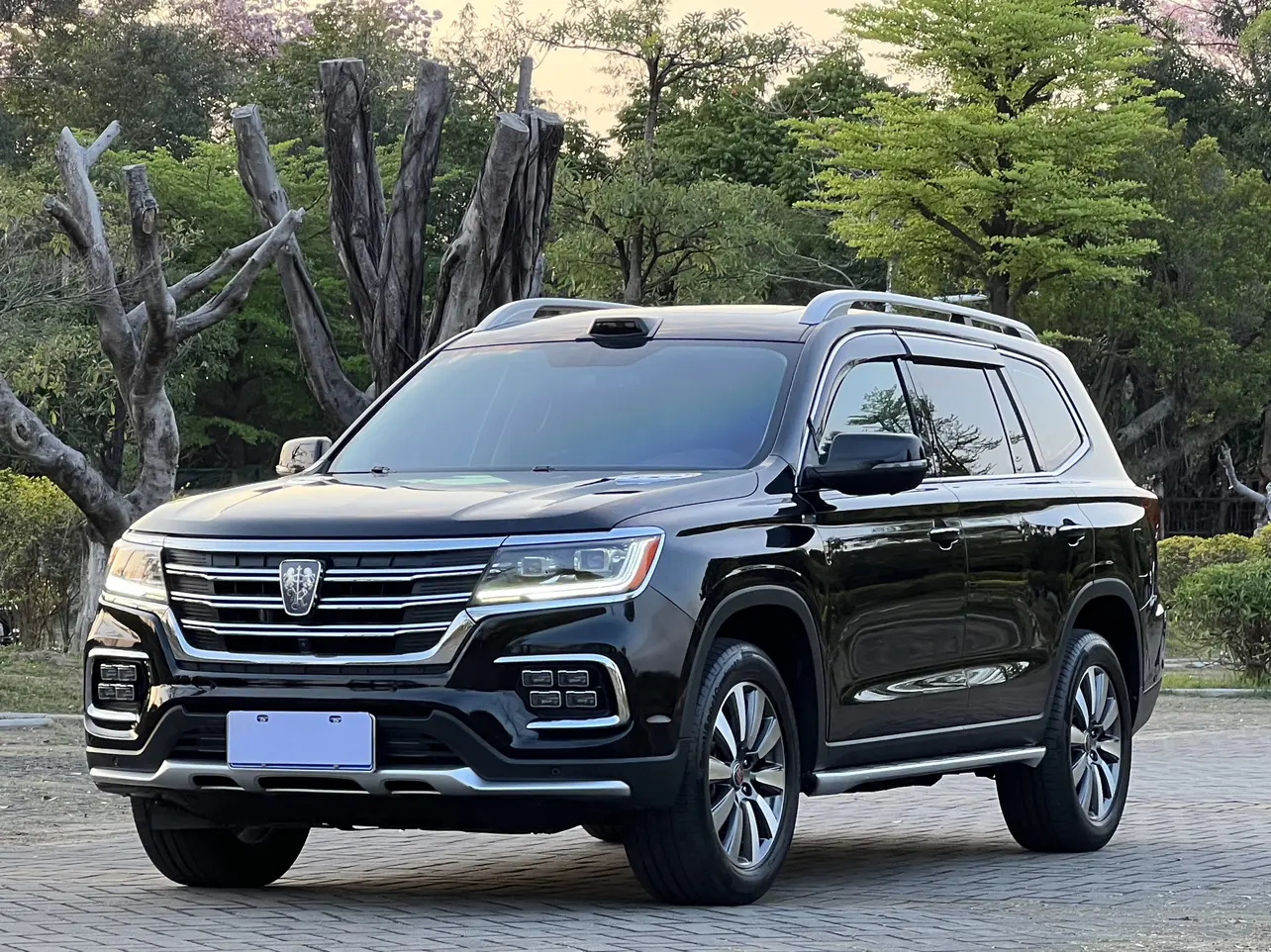 Roewe RX8