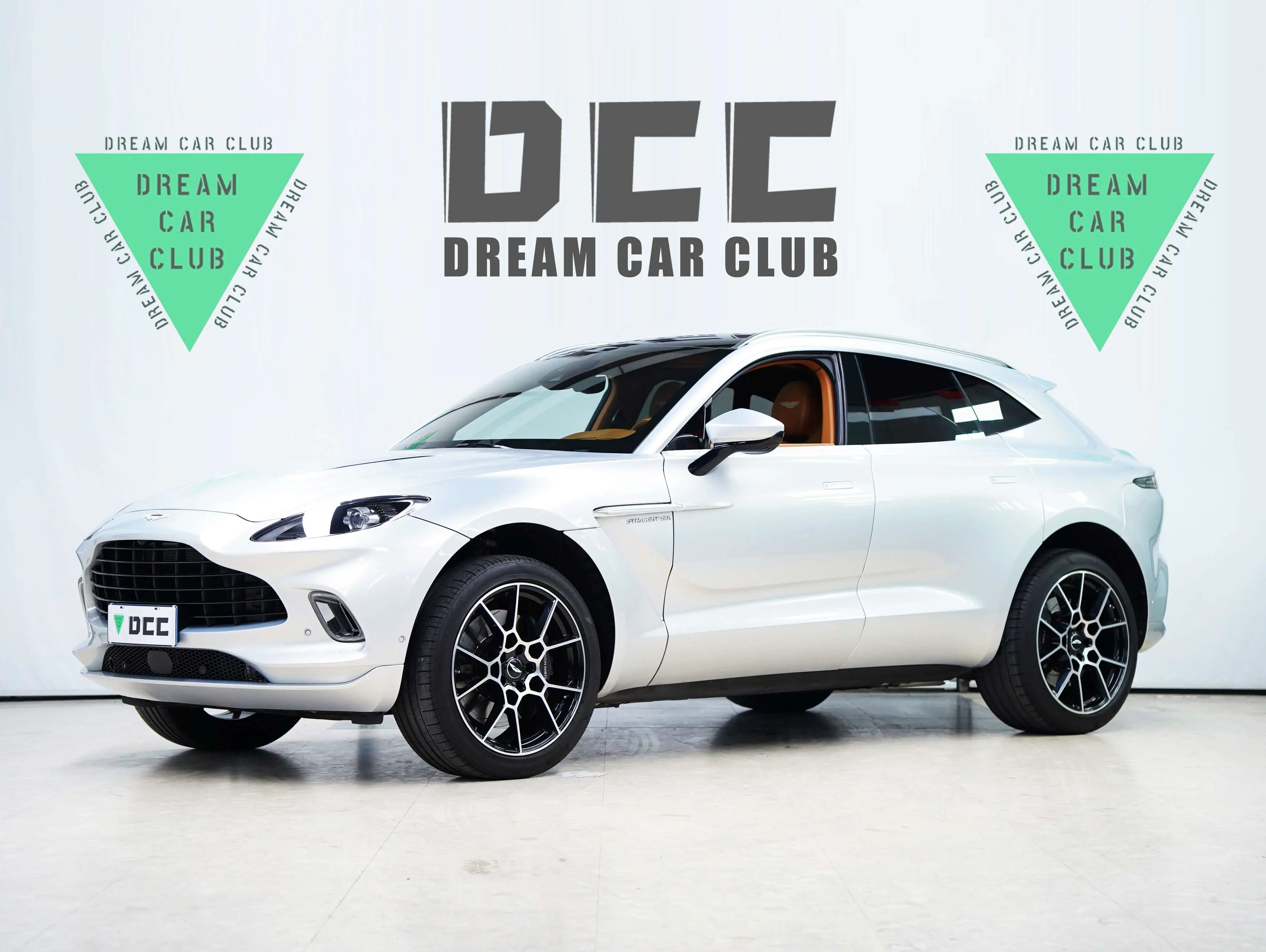 Aston Martin DBX