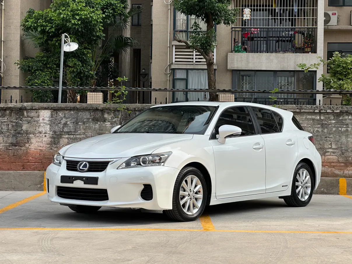 Lexus CT  из Китая