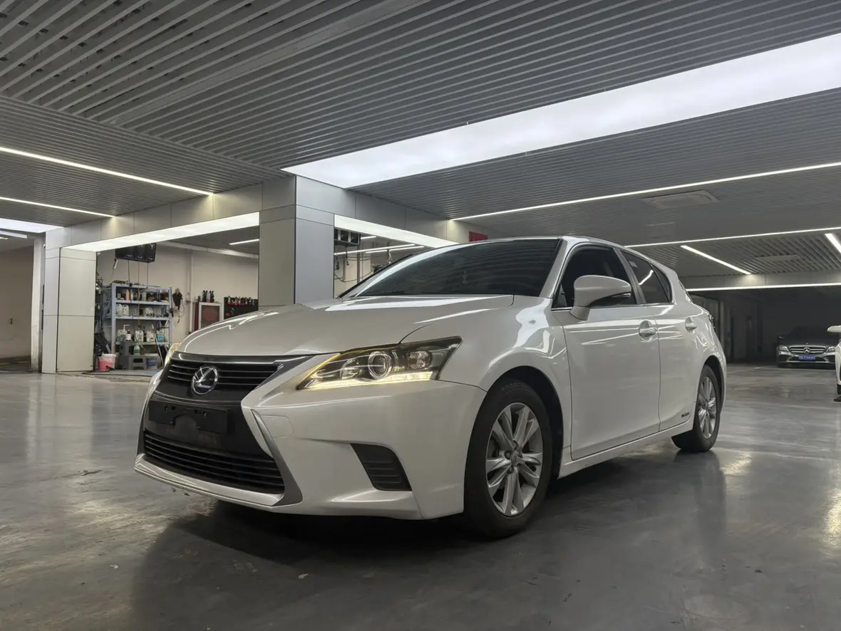 Lexus CT  из Китая
