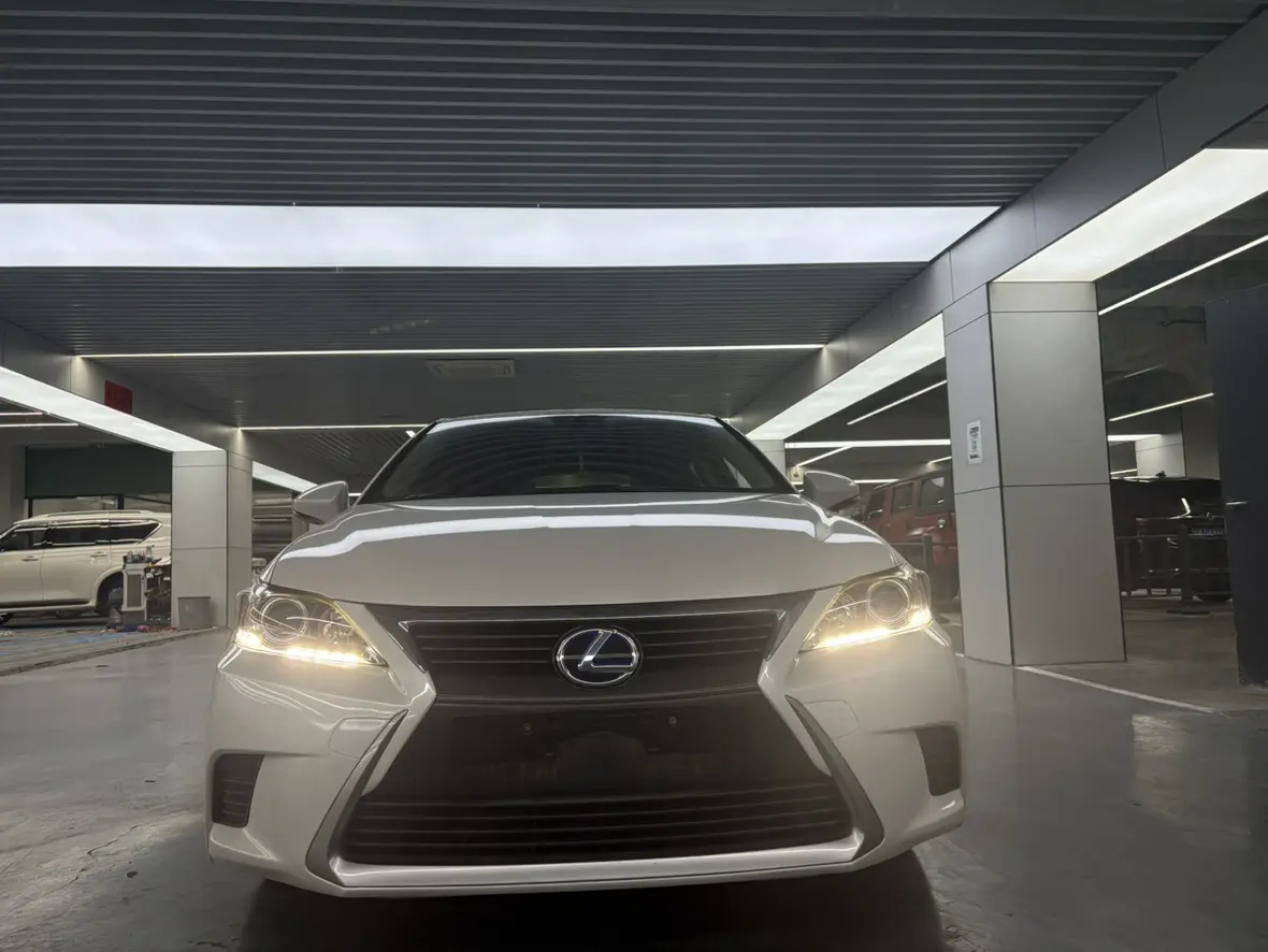 Lexus CT  из Китая