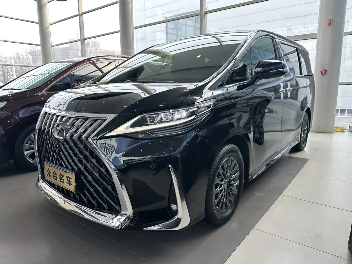Lexus LM
