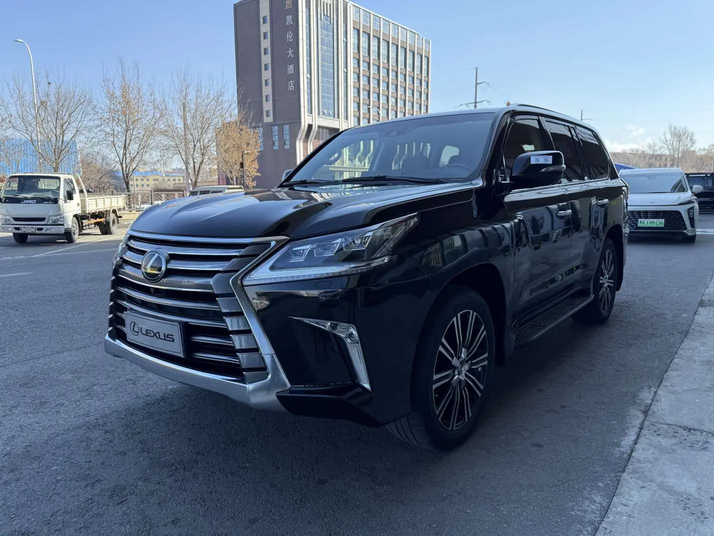 Lexus LX