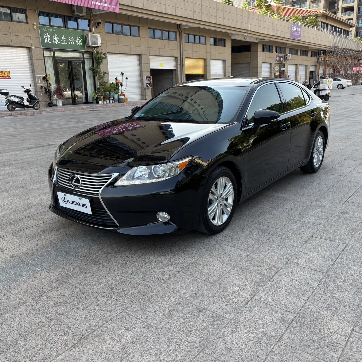 Lexus ES