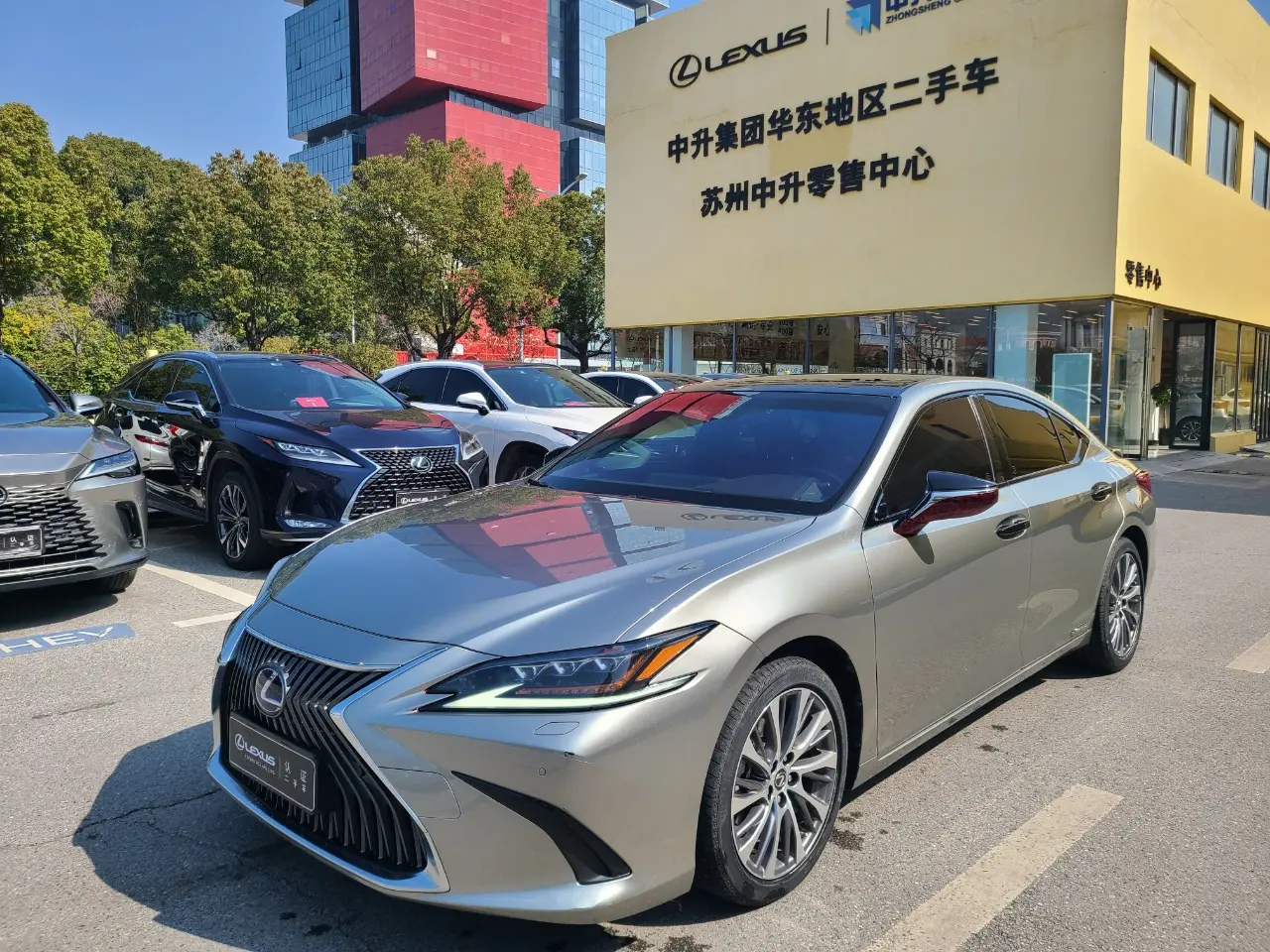 Lexus ES