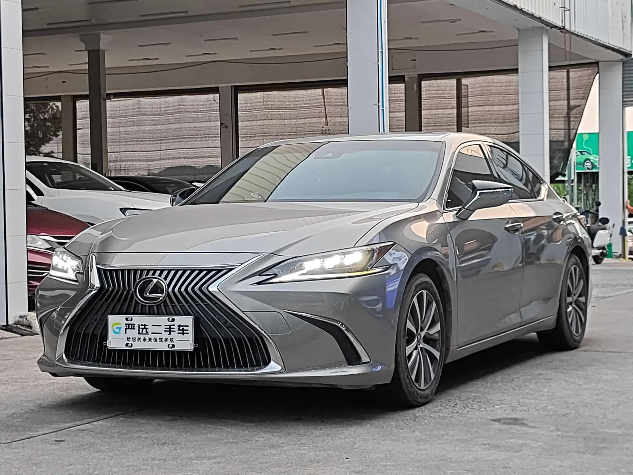 Lexus ES