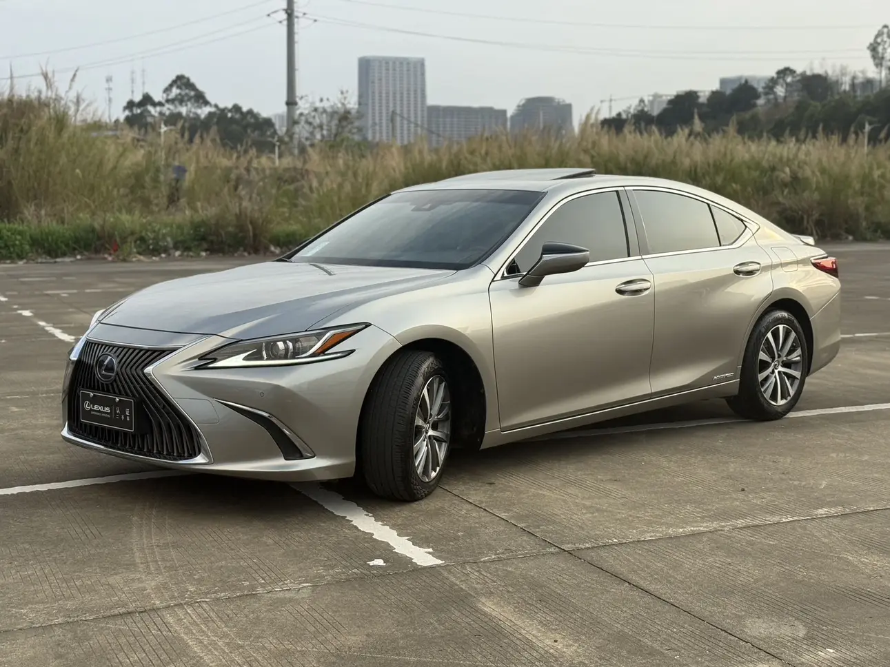 Lexus ES