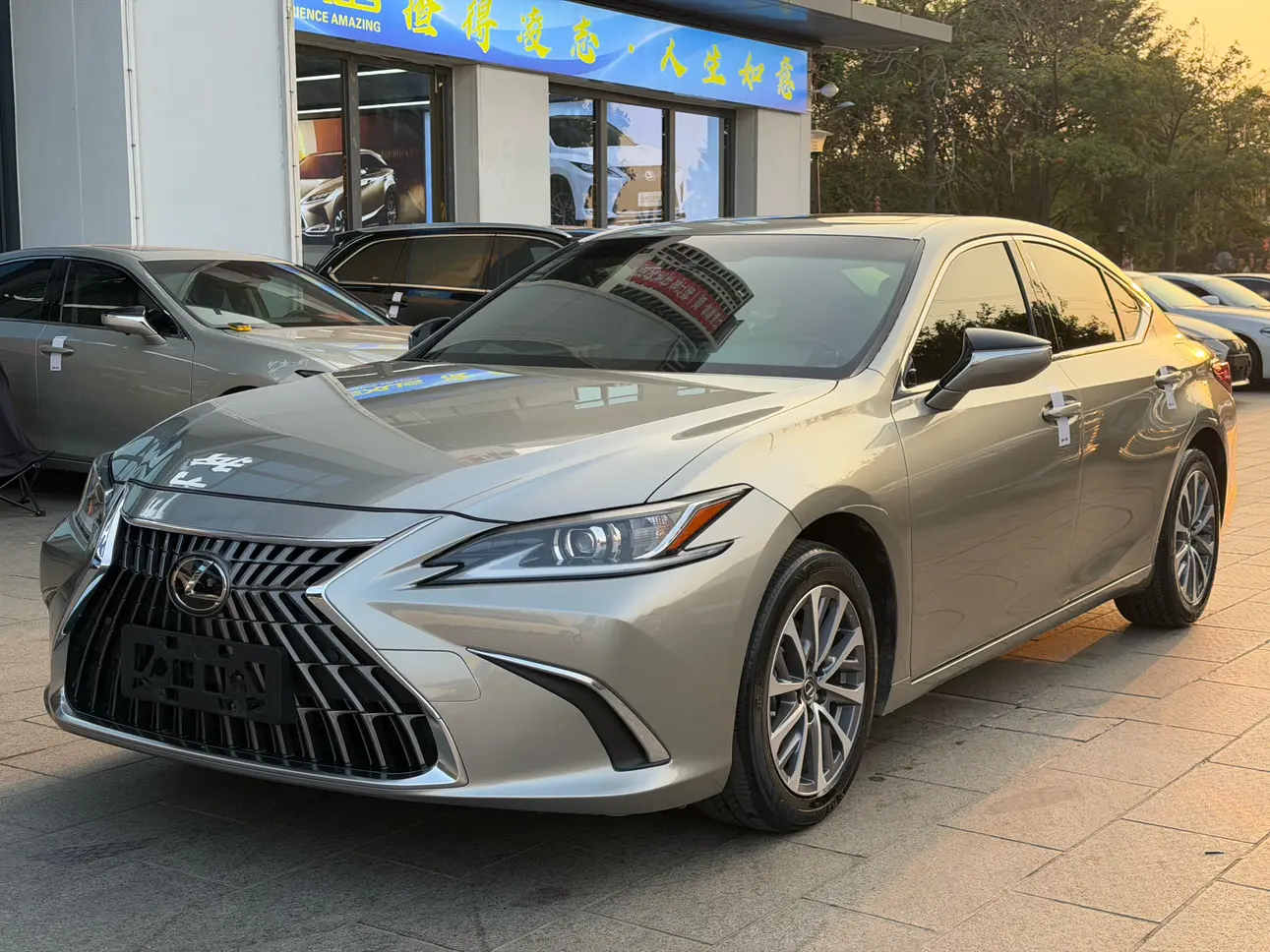 Lexus ES