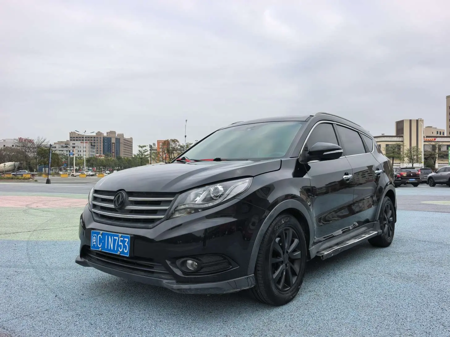 Dongfeng Fengon 580  из Китая