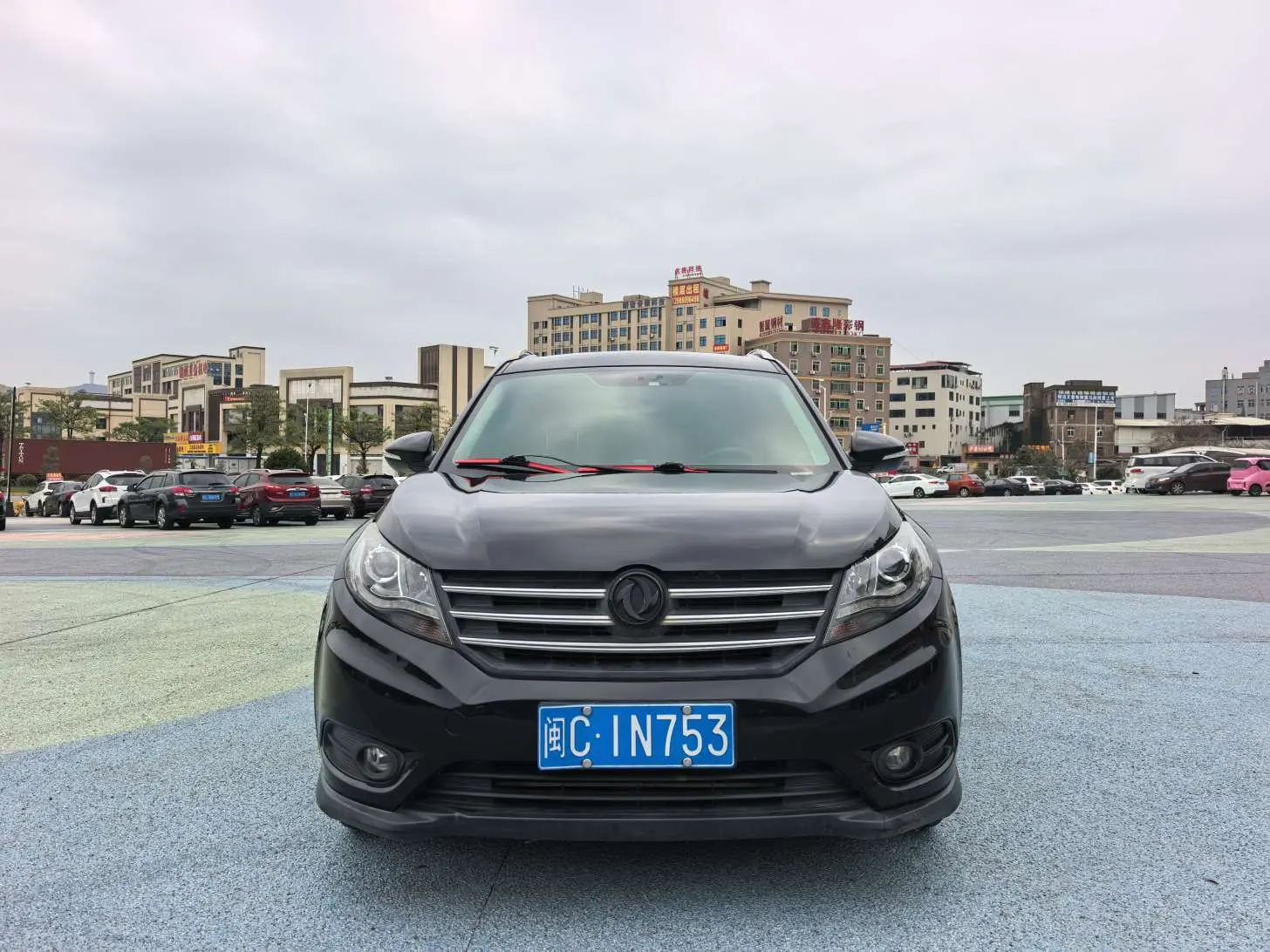 Dongfeng Fengon 580  из Китая