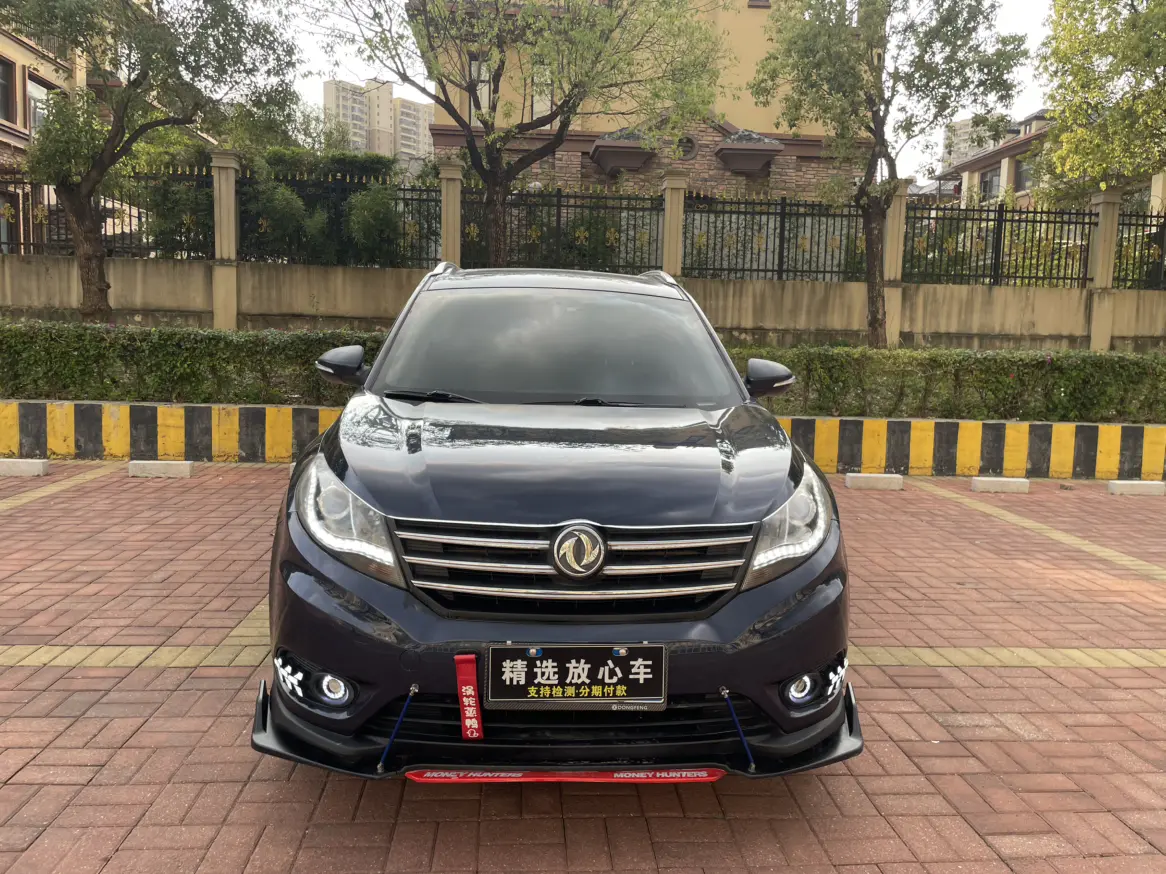 Dongfeng Fengon 580  из Китая