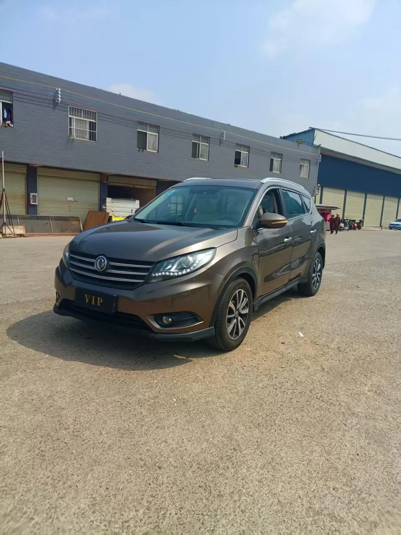 Dongfeng Fengon 580  из Китая
