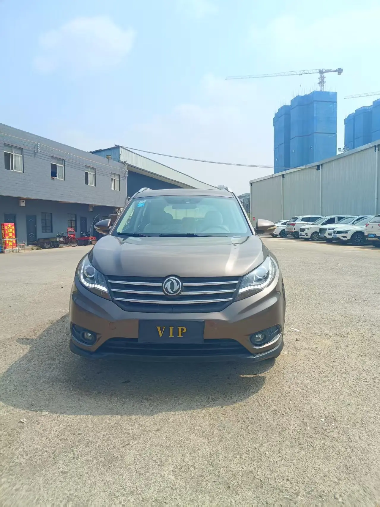 Dongfeng Fengon 580  из Китая