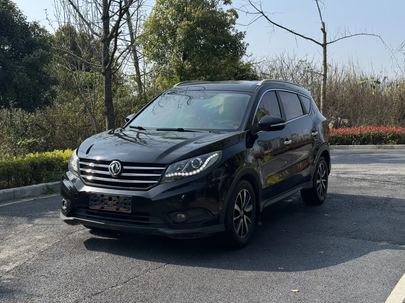 Dongfeng Fengon 580  из Китая