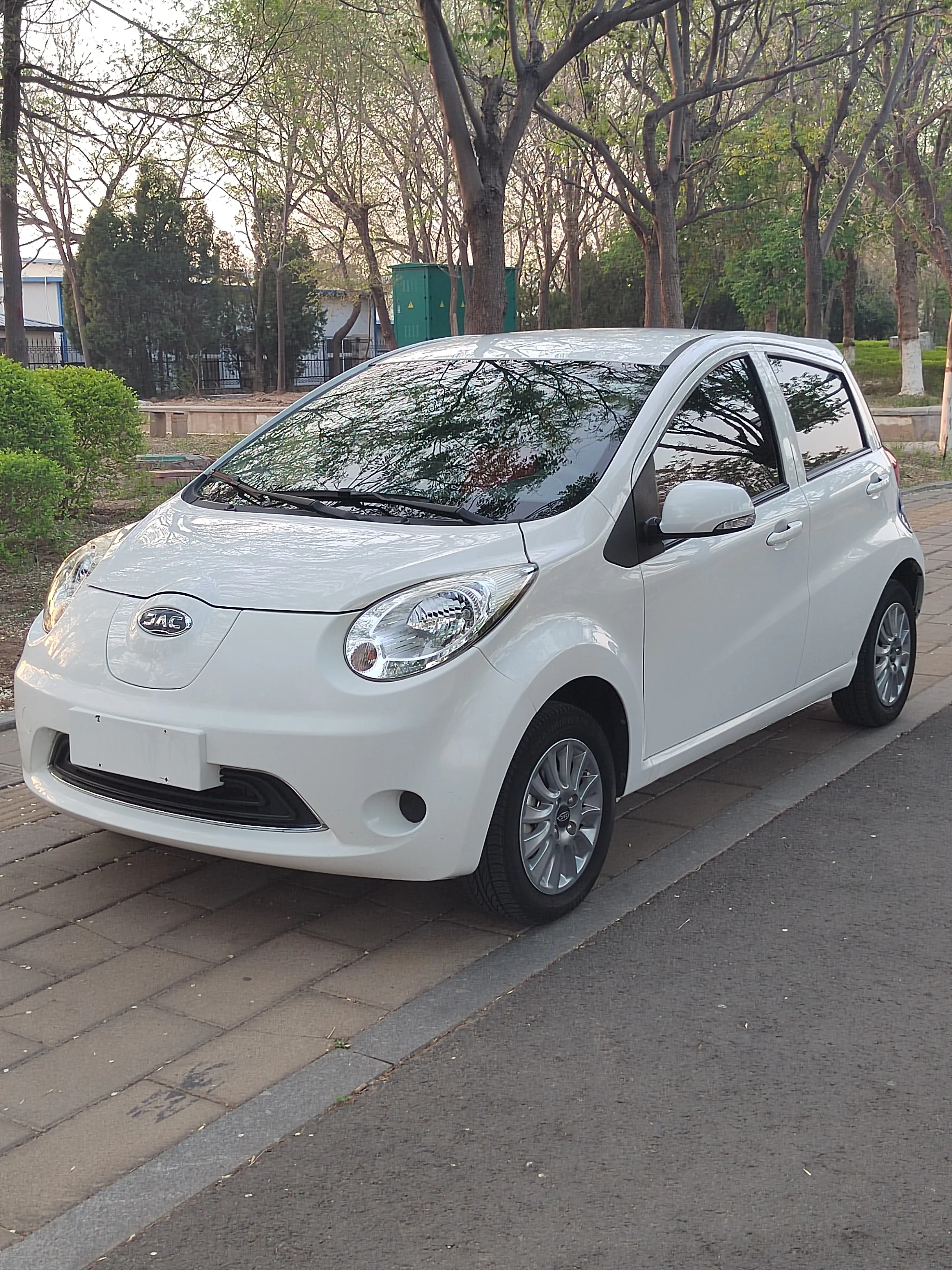 Jiangxi JAC iEV6E  из Китая