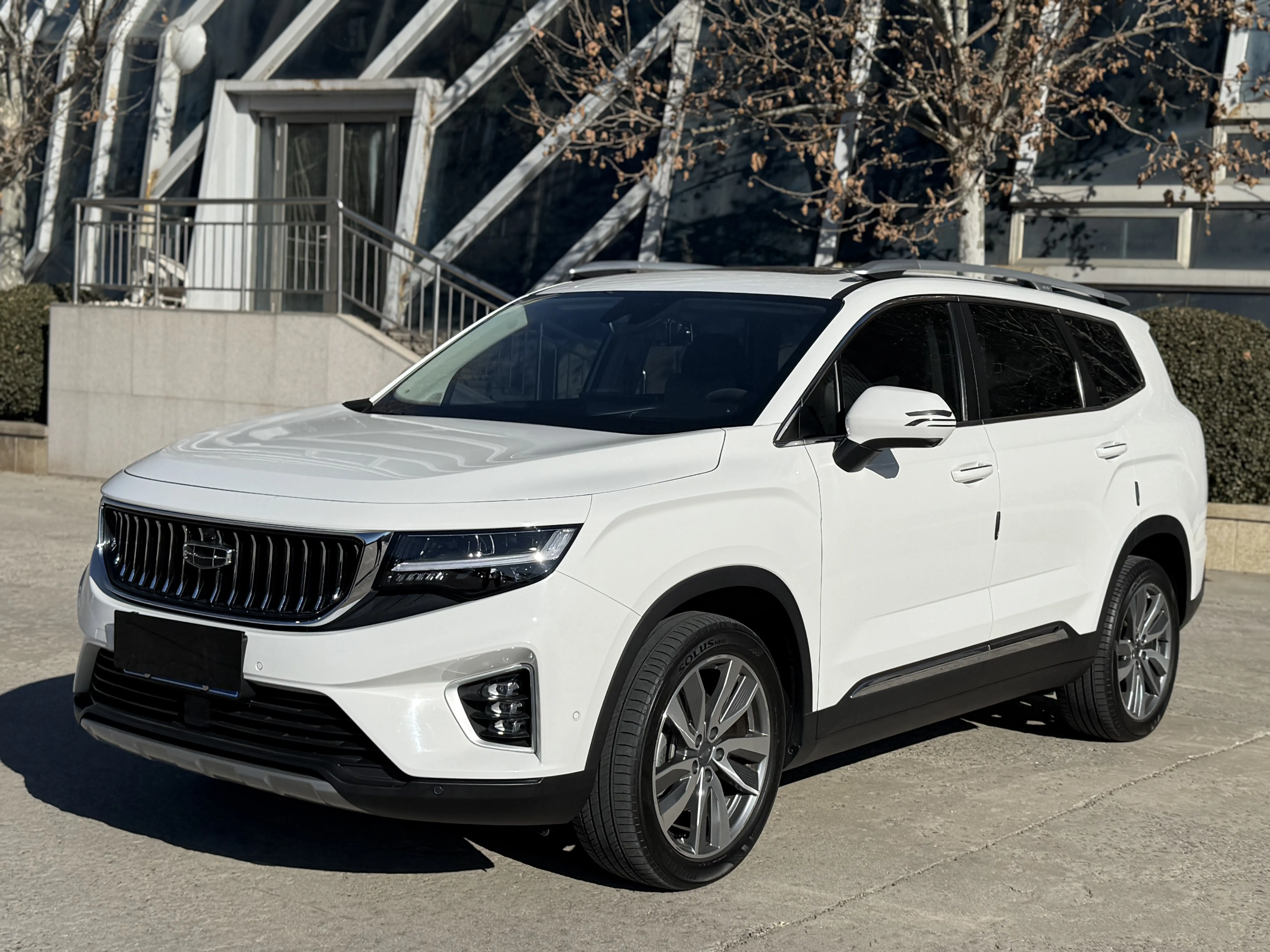 Geely Okavango